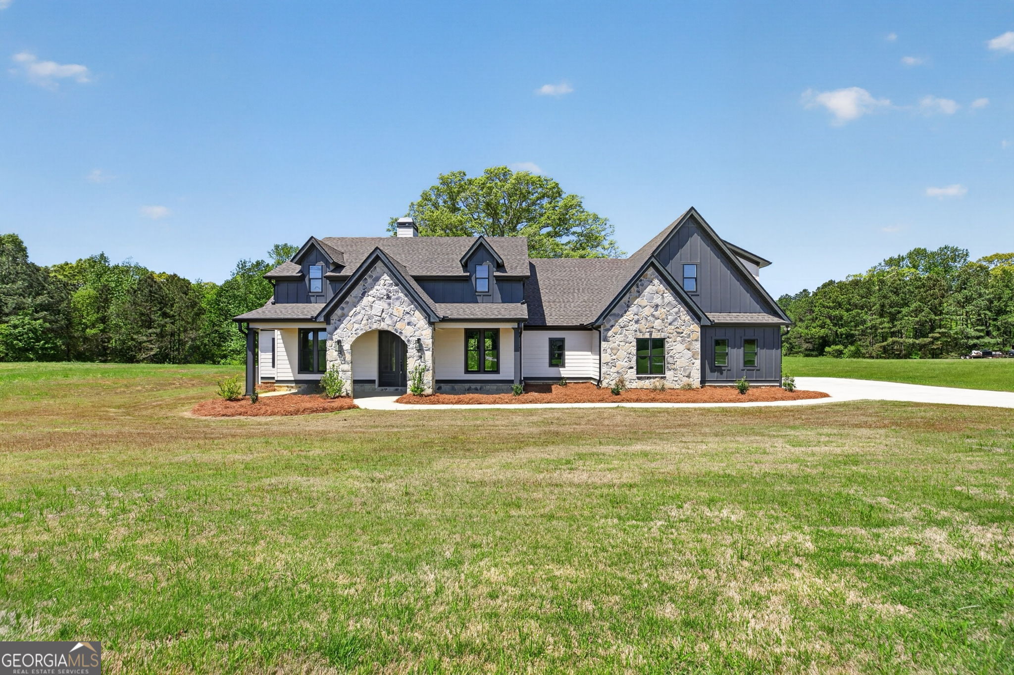 728 Lake Circle Road Property Photo 1