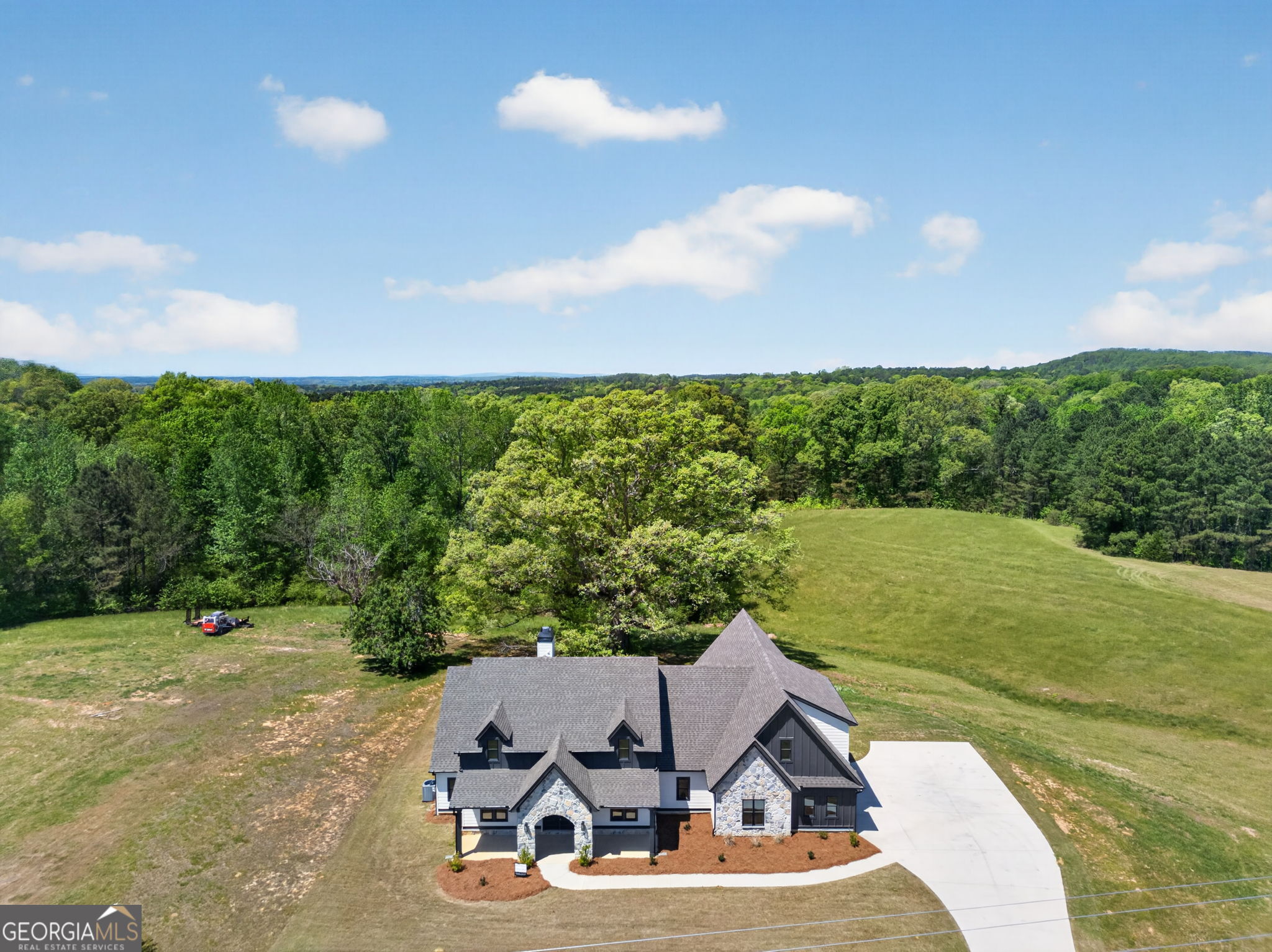 728 Lake Circle Road Property Photo 3