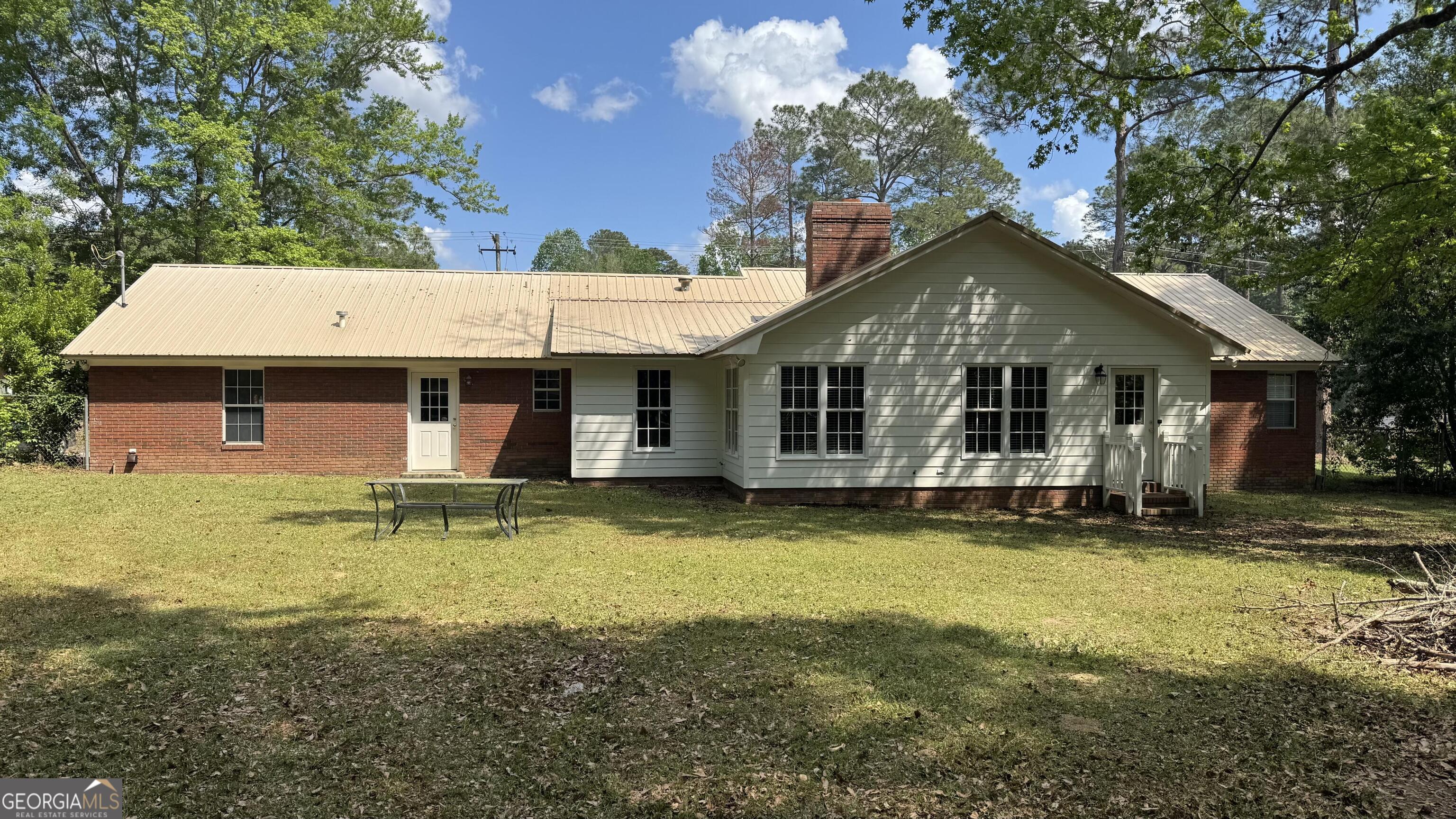 355 Summerhill Road Property Photo 2