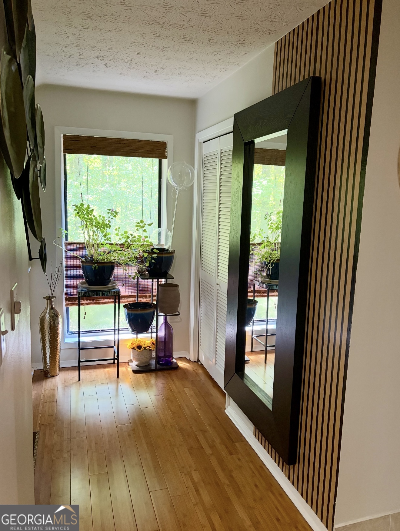 709 Woodcliff Drives Property Photo 4