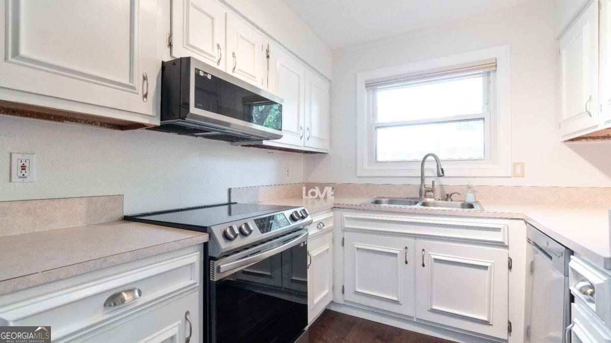 3557 Splinterwood Road Property Photo 9