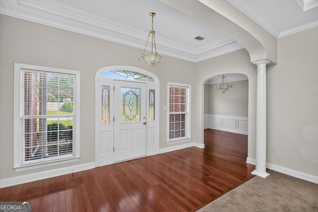 214 Knob Hill Drive Property Photo 8