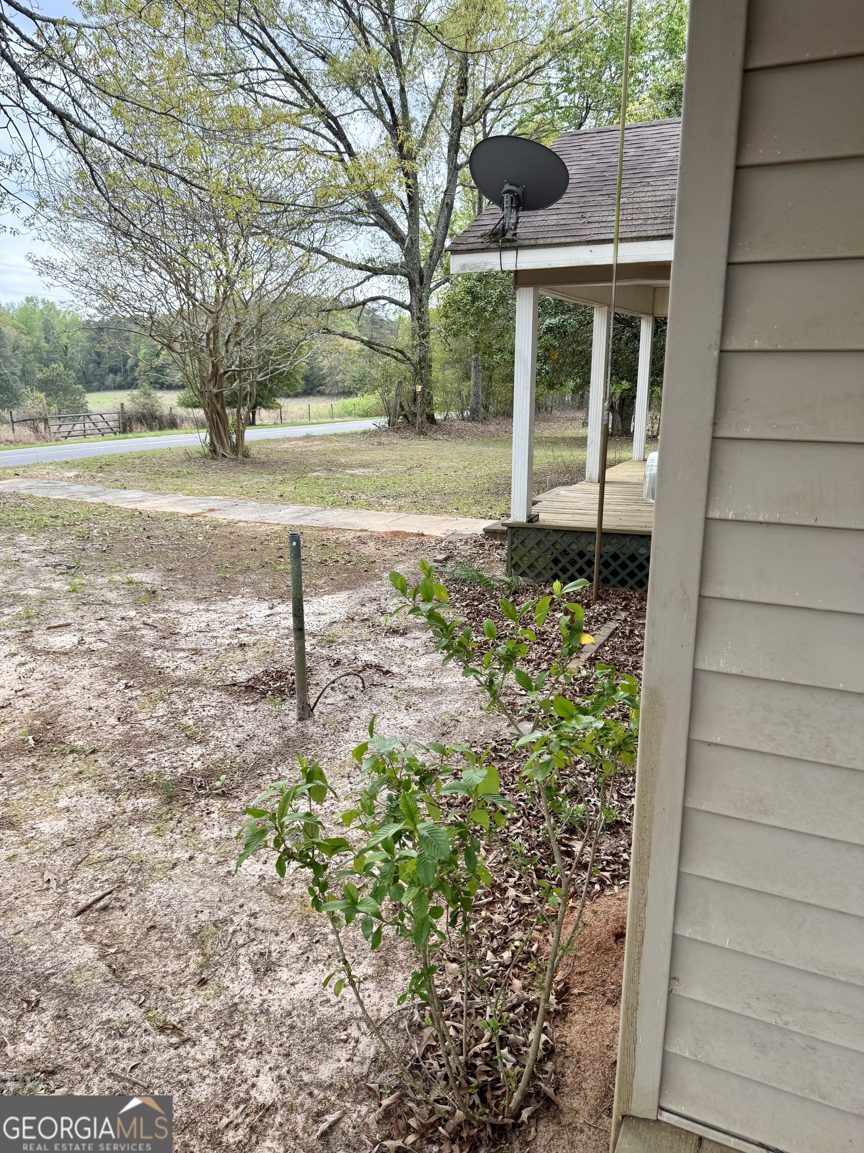 2235 Long Branch Road Property Photo 5