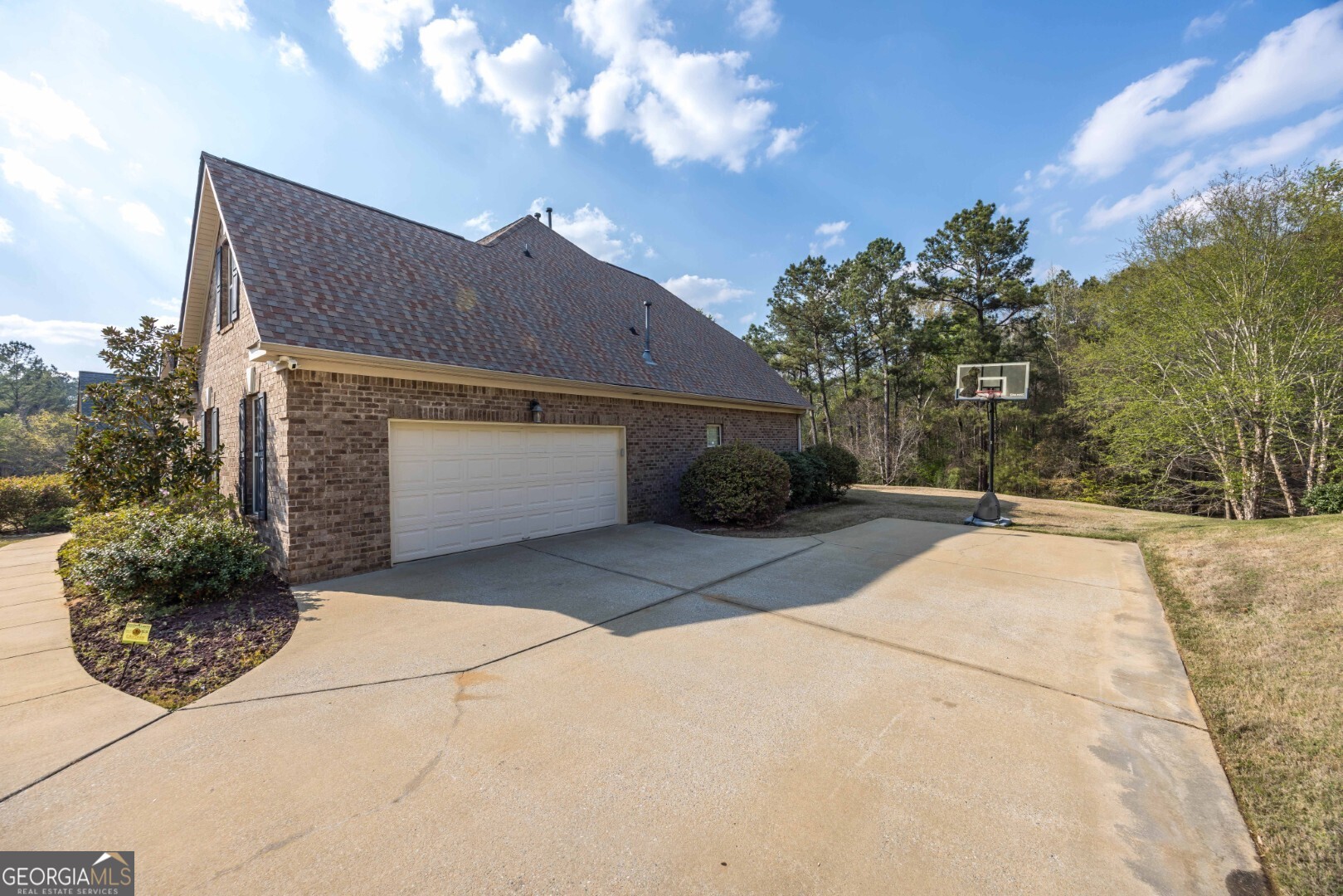 7014 Bridgemill Drive Property Photo 6