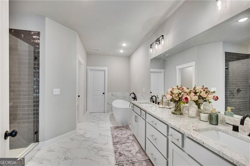 1 Ewing Way Property Photo 27