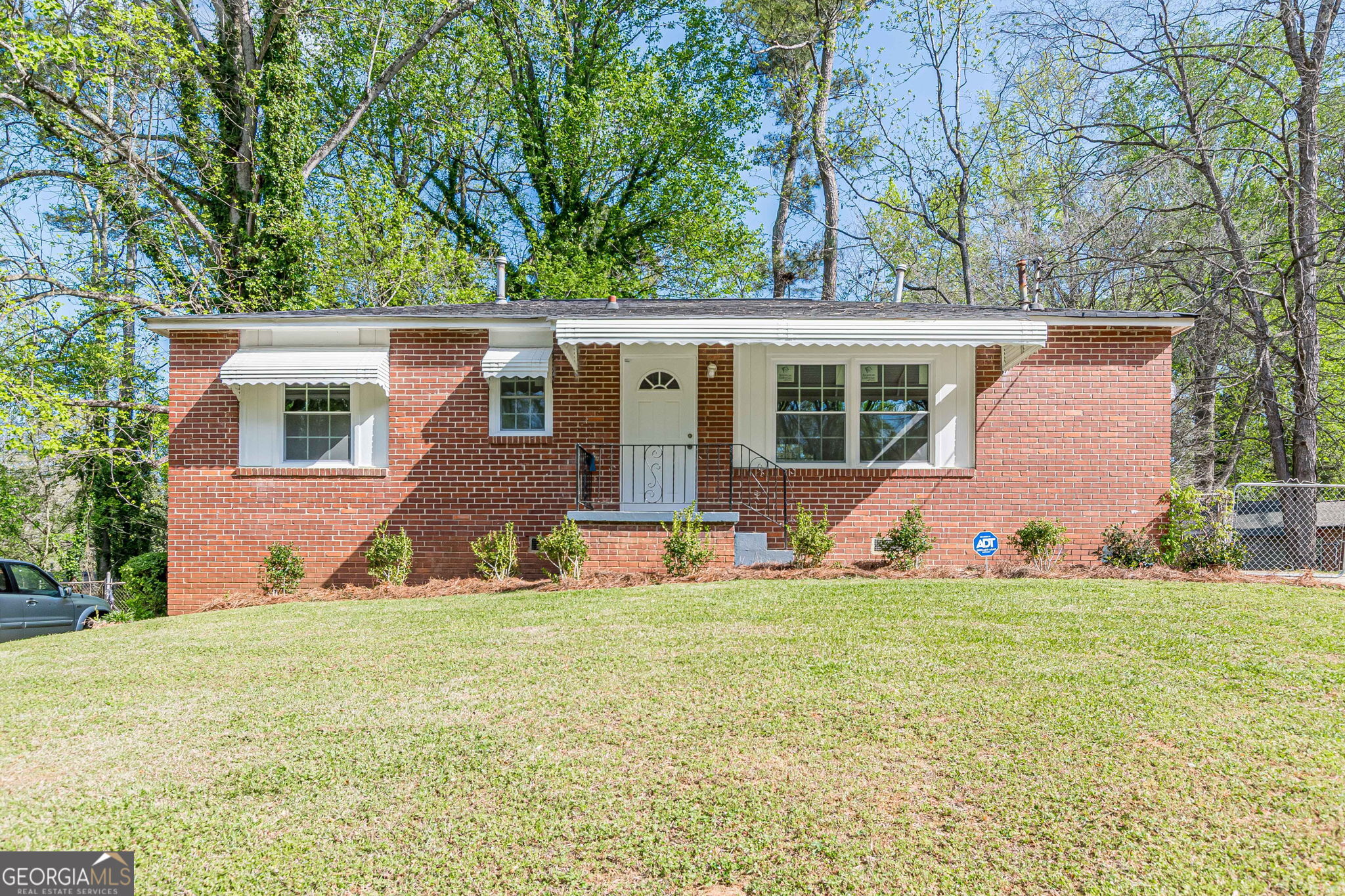 258 Toni Place Se Property Photo 1