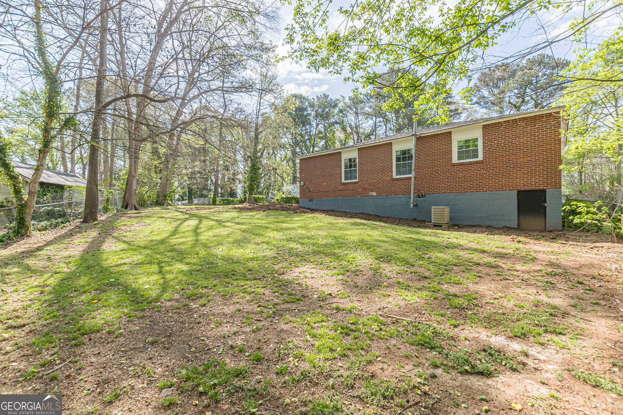 258 Toni Place Se Property Photo 7