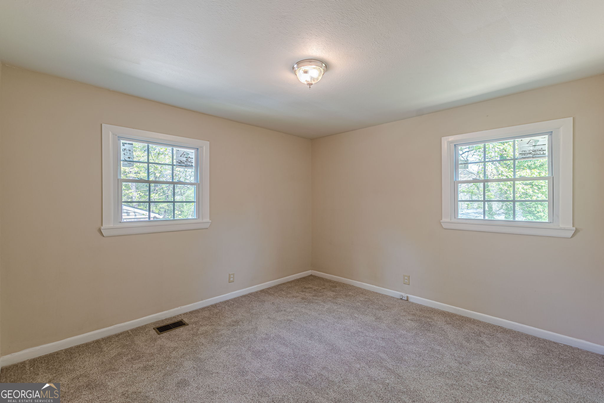 258 Toni Place Se Property Photo 23