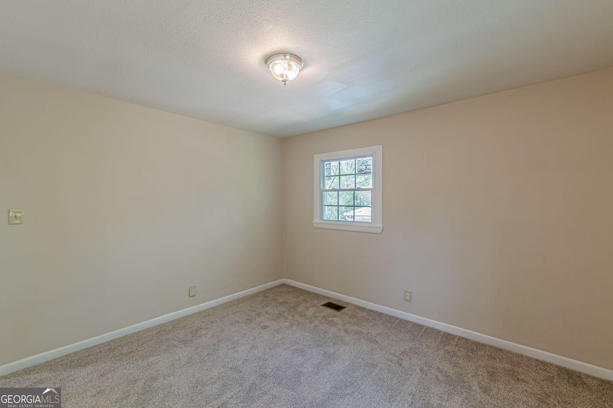 258 Toni Place Se Property Photo 24