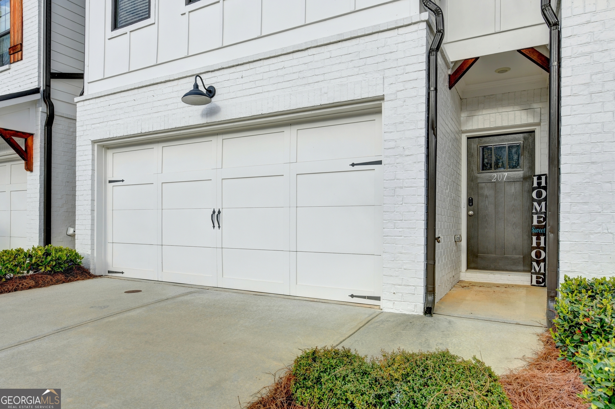 207 N Auburn Landing Place Property Photo 3