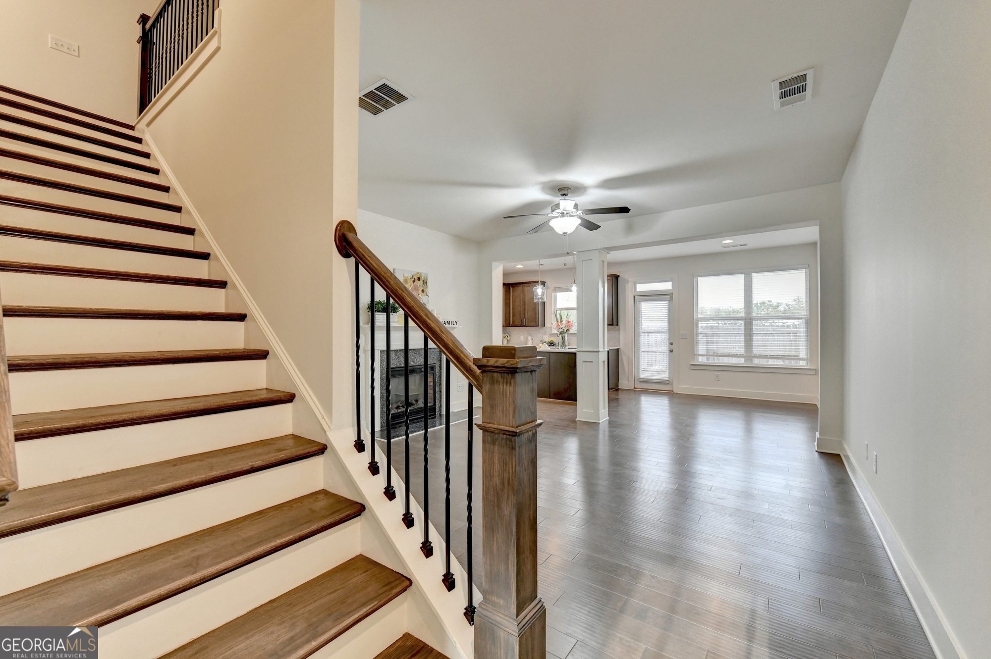 207 N Auburn Landing Place Property Photo 5