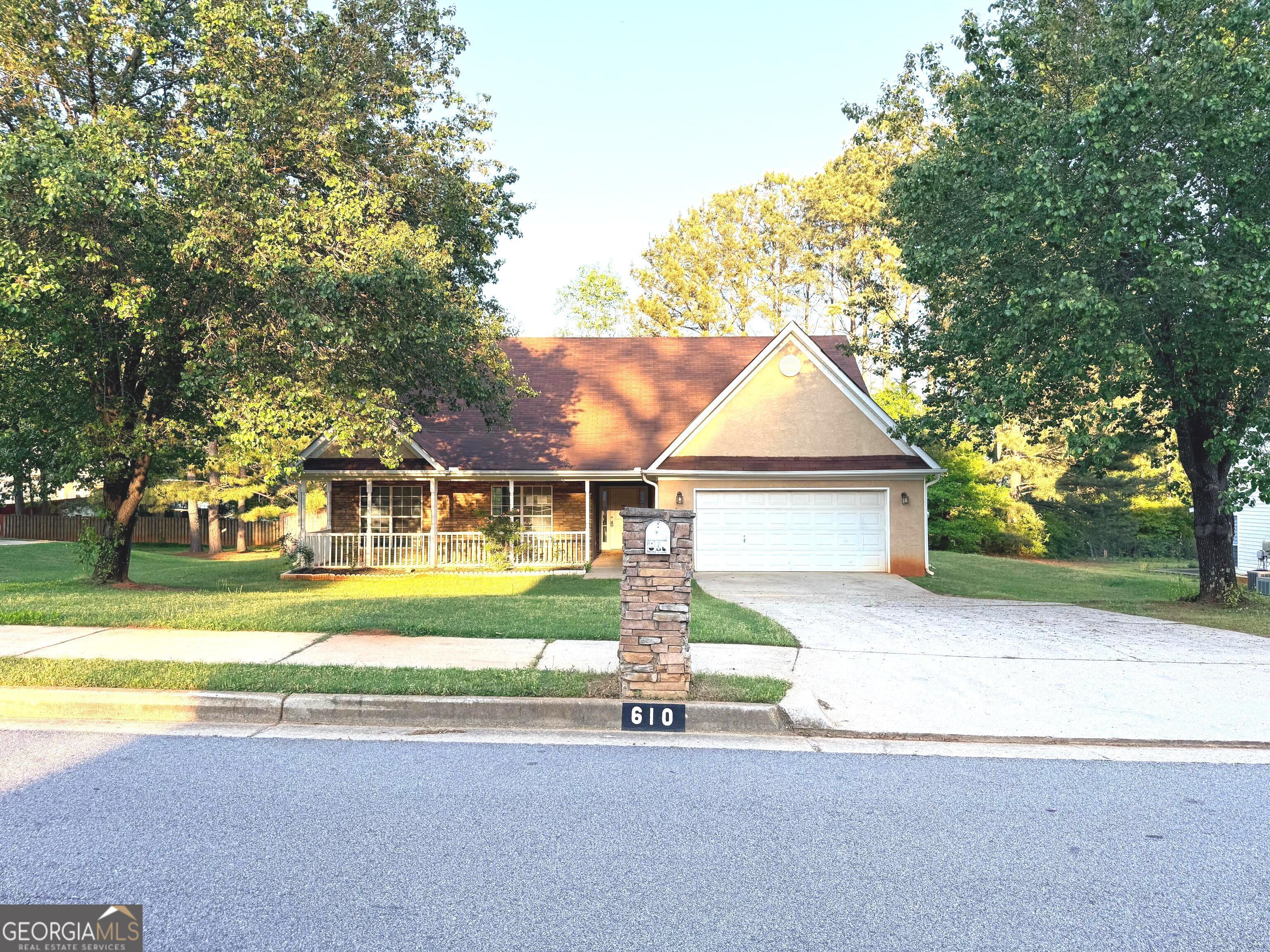 610 Autumn Leaf Circle Property Photo 1
