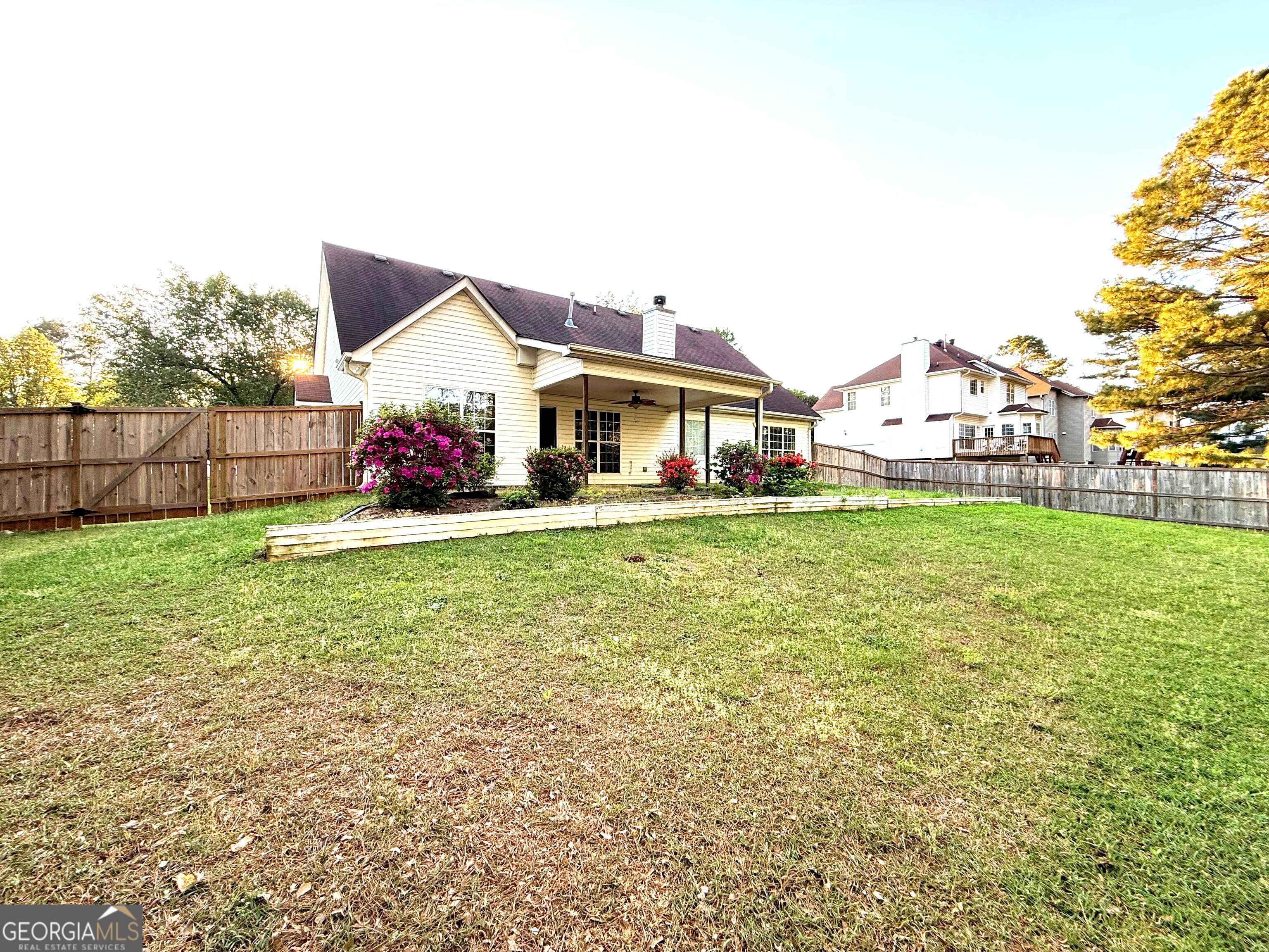 610 Autumn Leaf Circle Property Photo 3