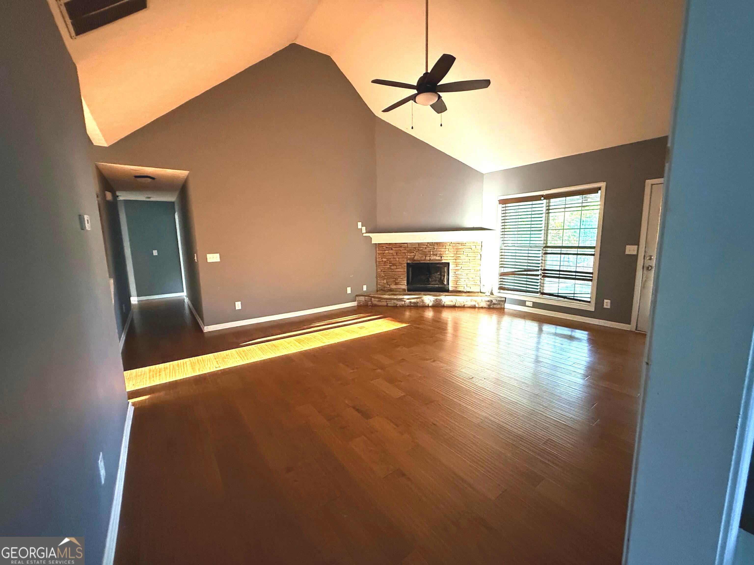 610 Autumn Leaf Circle Property Photo 4