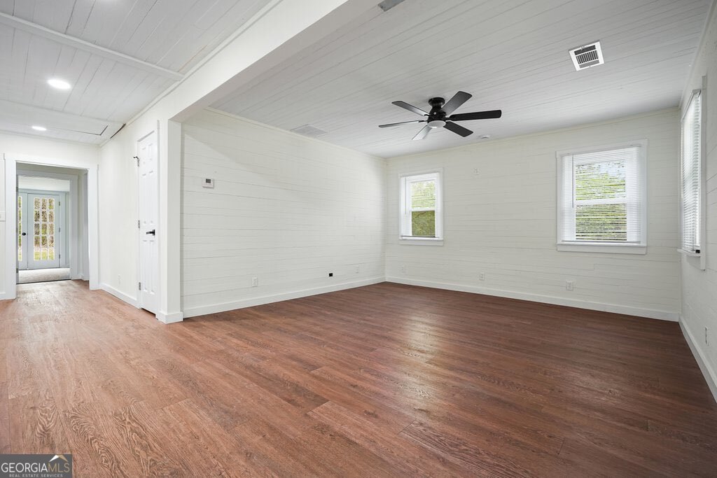 414 Wayside Lane Property Photo 15