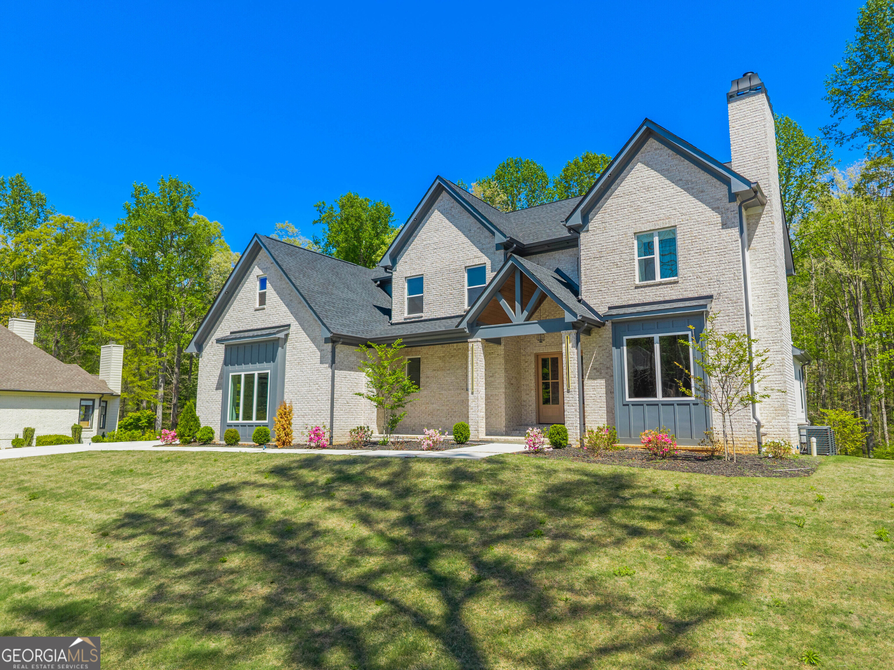 1136 Lexington Ridge Road Property Photo 3