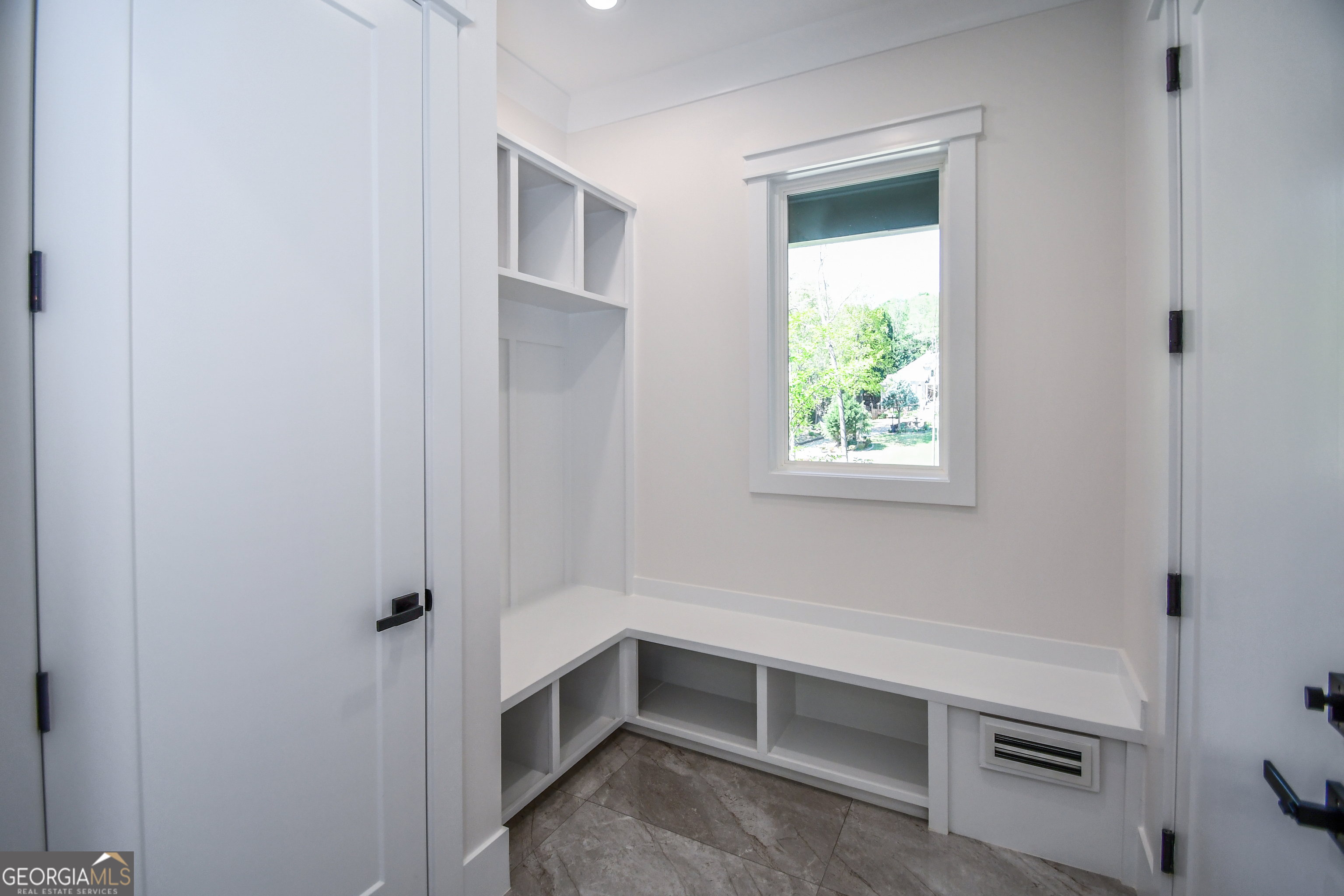1136 Lexington Ridge Road Property Photo 13