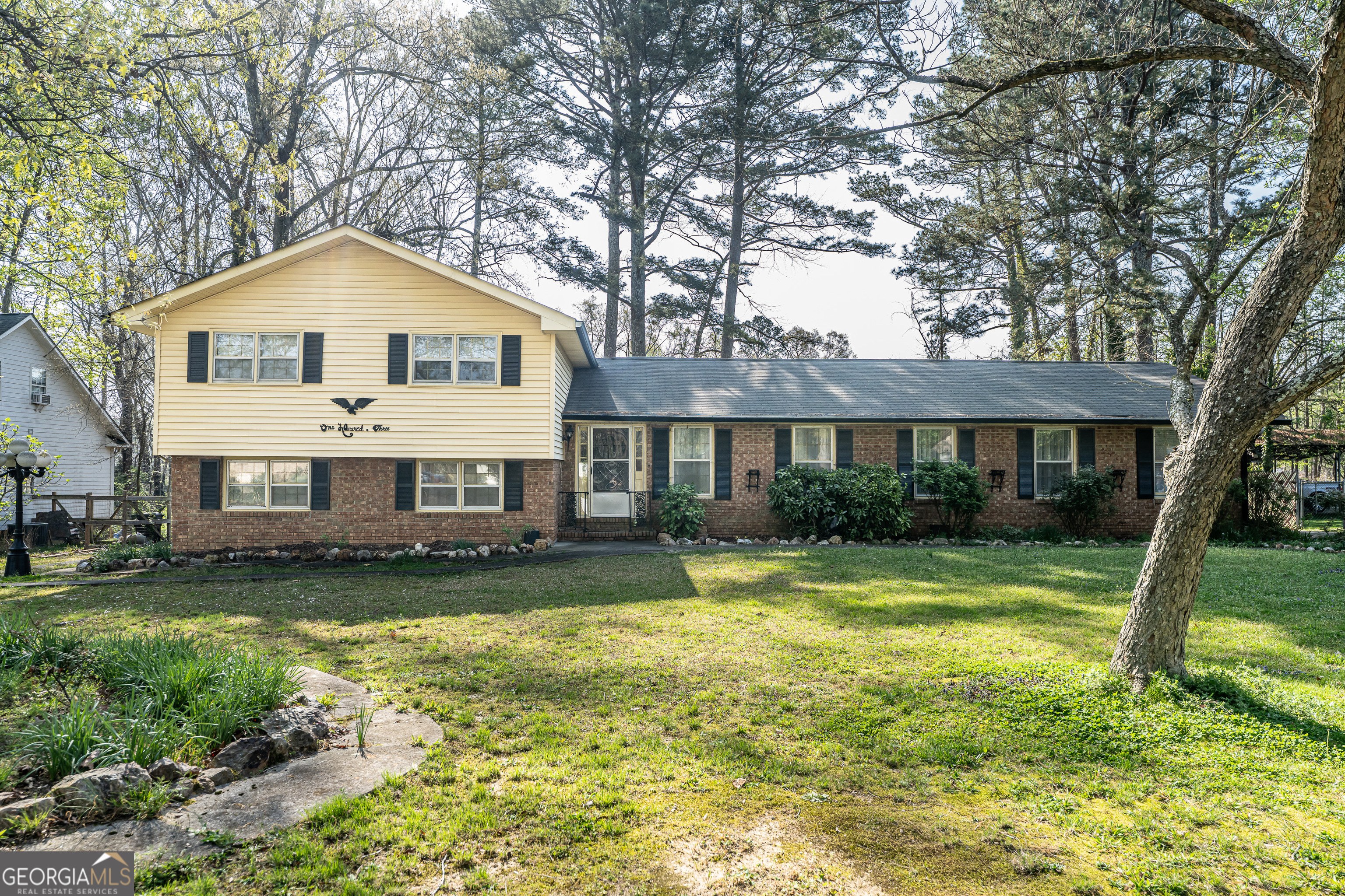 103 Rolling Oaks Drive Nw Property Photo 1