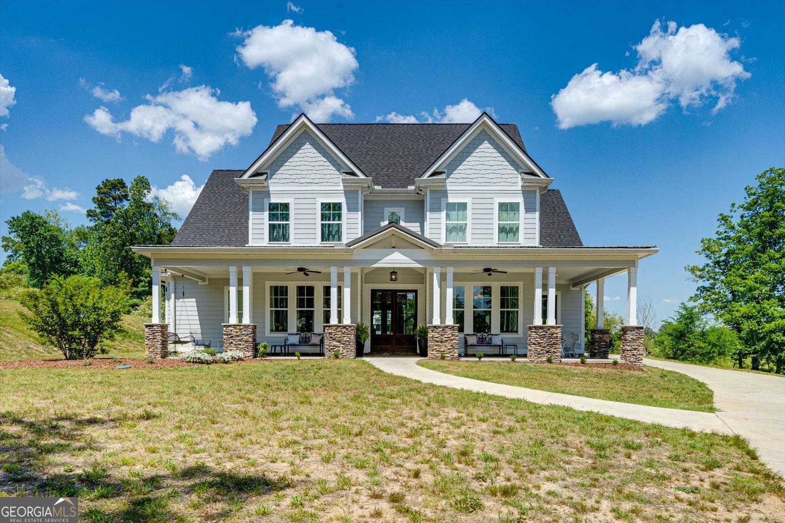 200 Waters Drive Property Photo 15