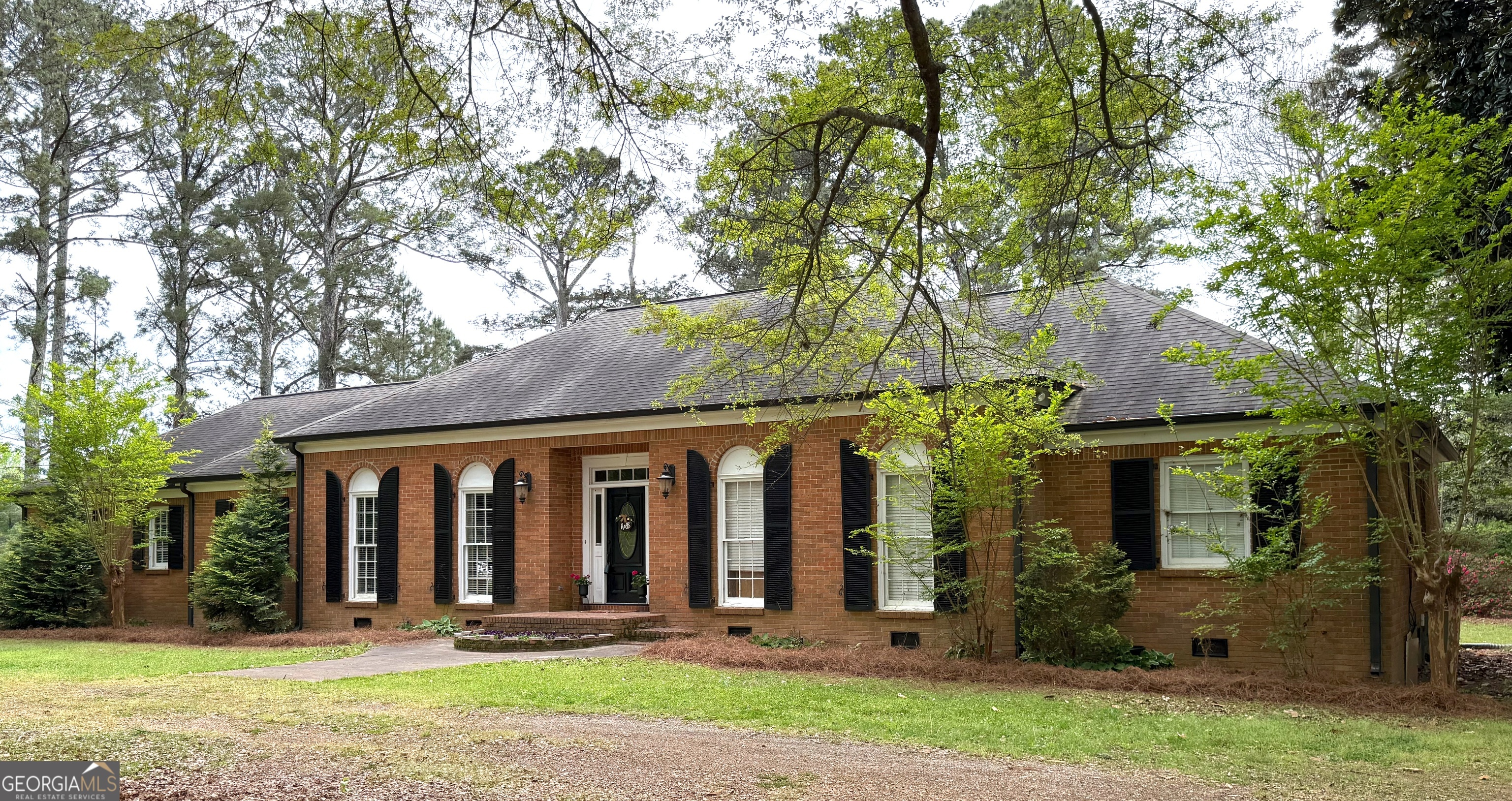 945 Poplar Street Property Photo 3