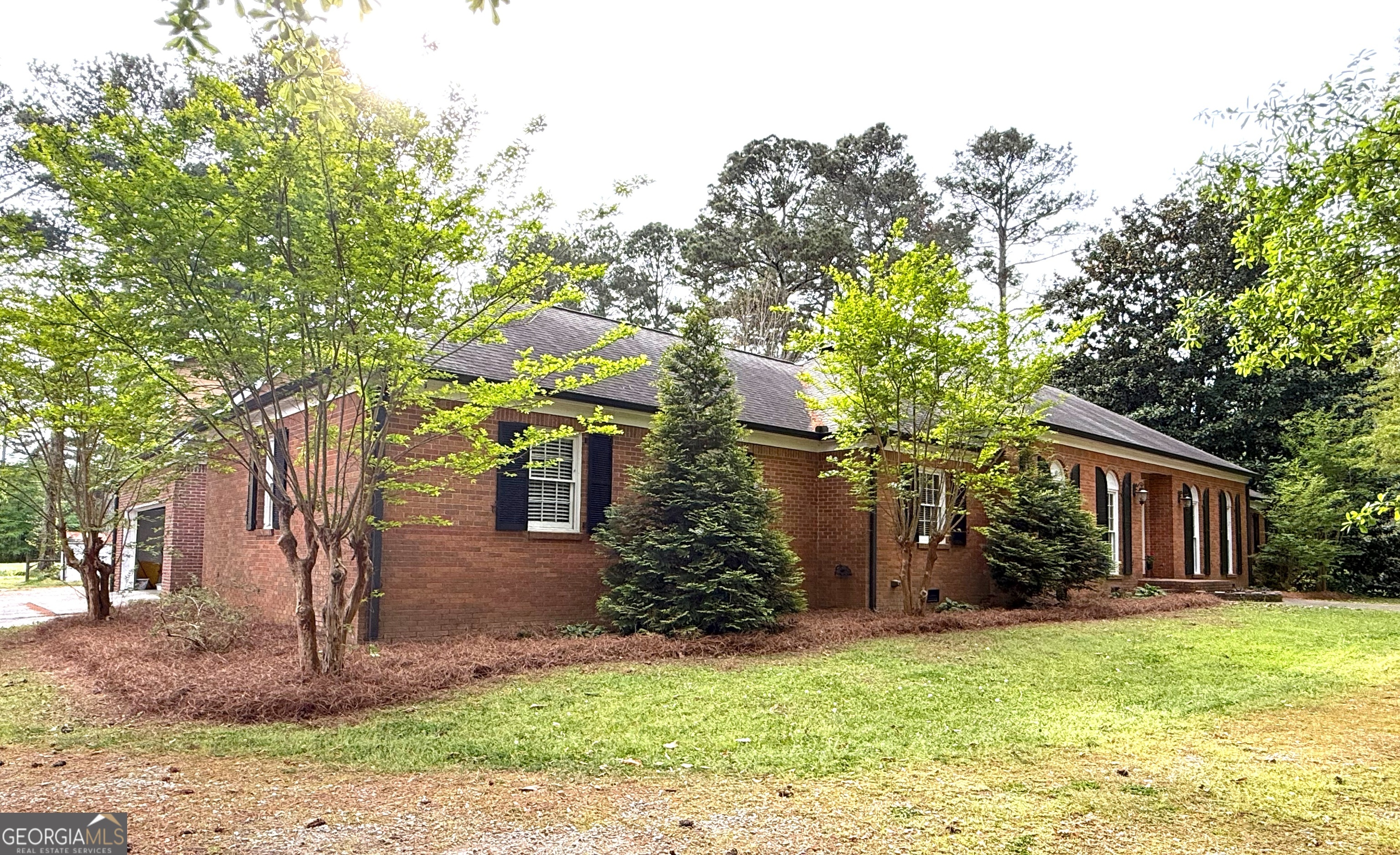 945 Poplar Street Property Photo 4