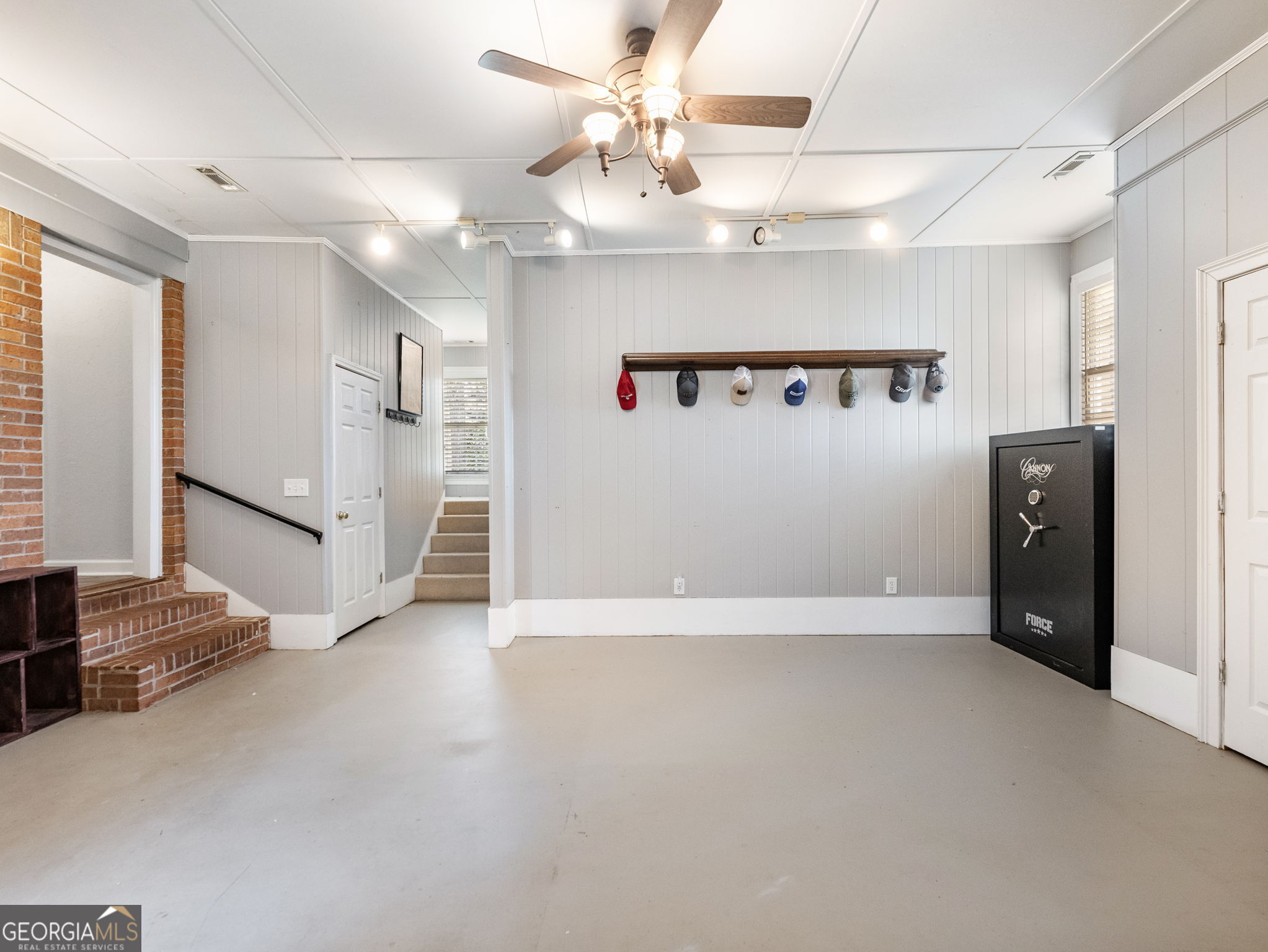 945 Poplar Street Property Photo 23