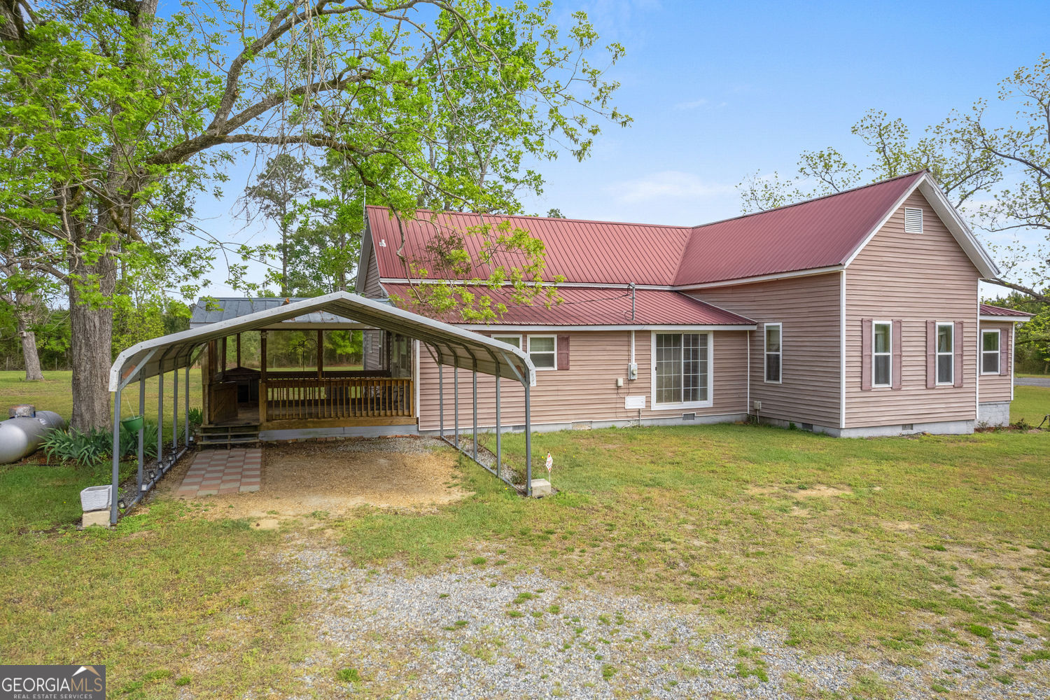 2010 Page Road Property Photo 6