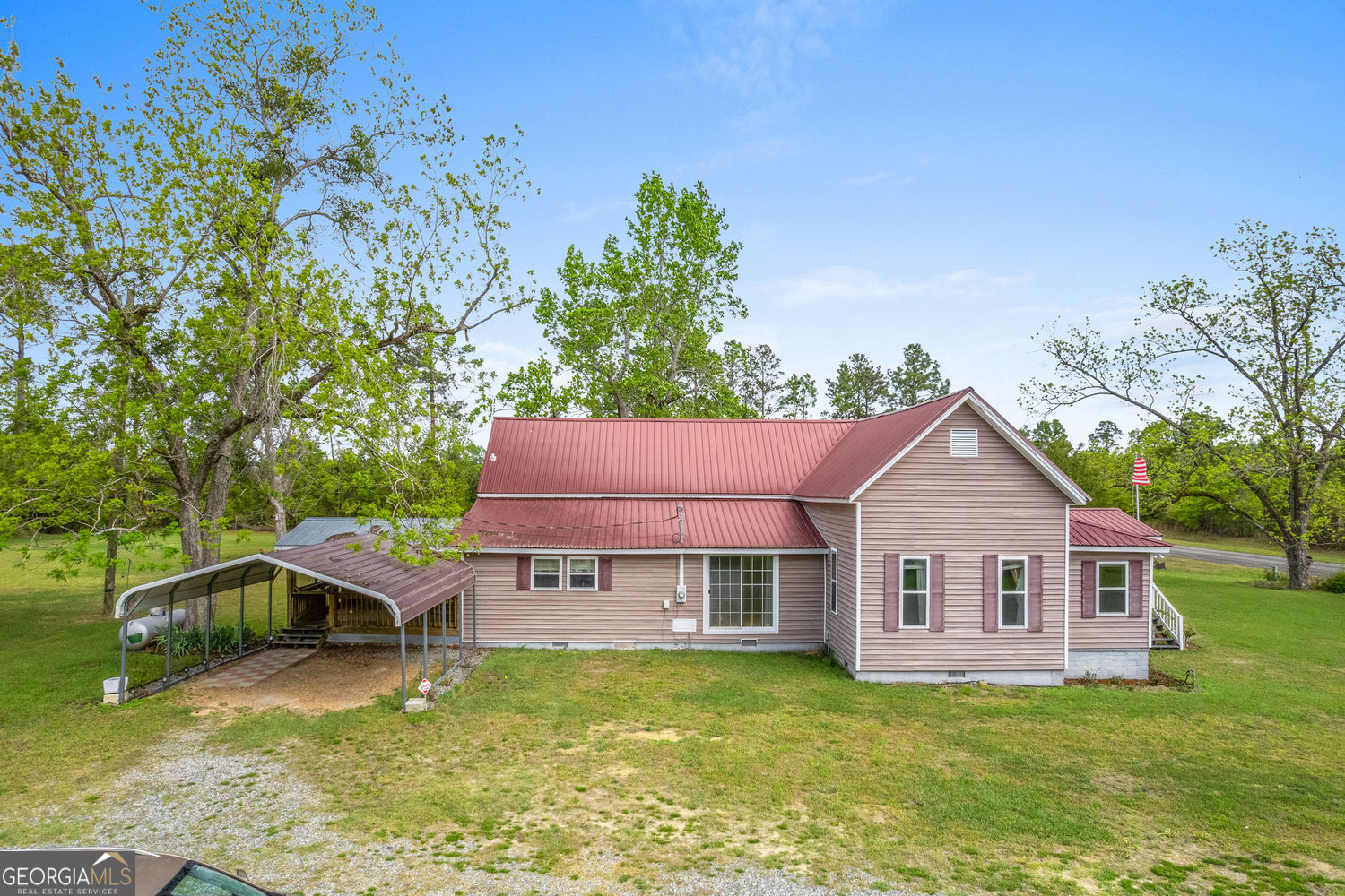 2010 Page Road Property Photo 8