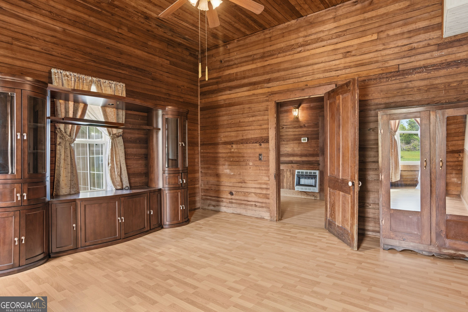 2010 Page Road Property Photo 28