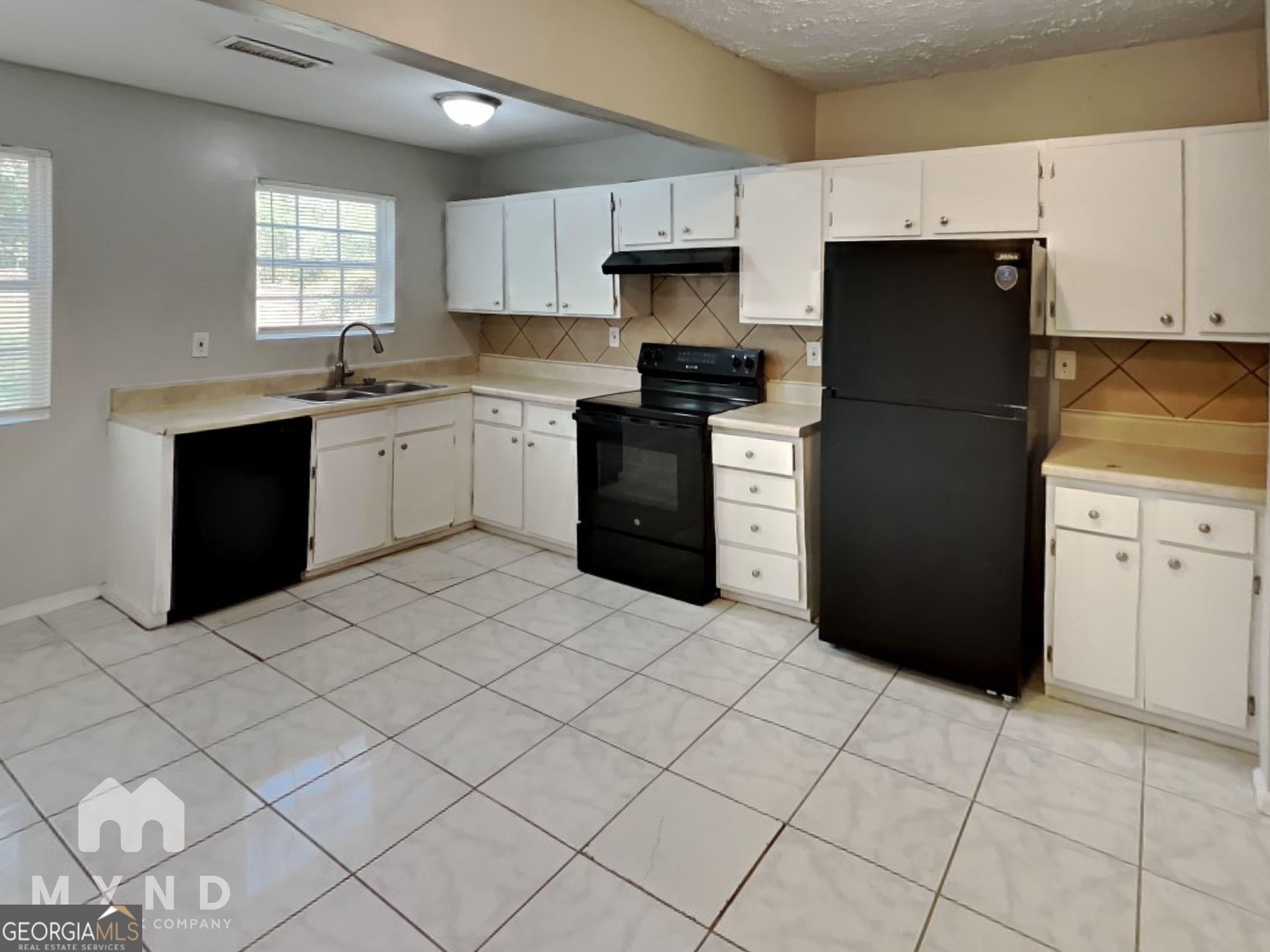 450 Fairburn Road Nw Property Photo 2