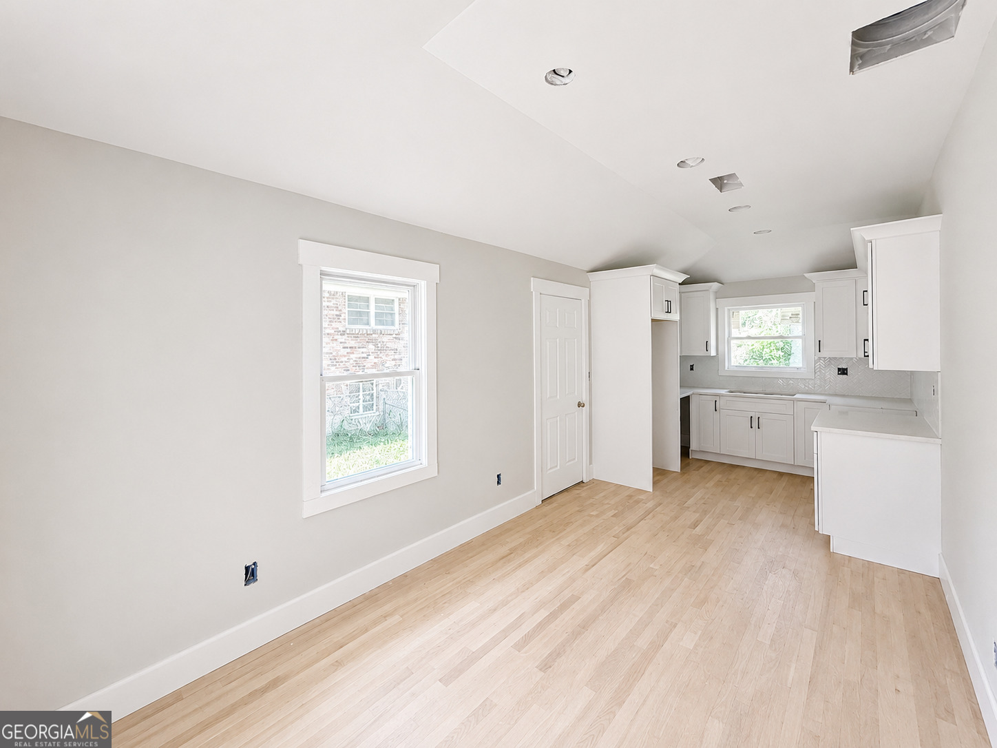 2453 Ivydale Drive Sw Property Photo 4