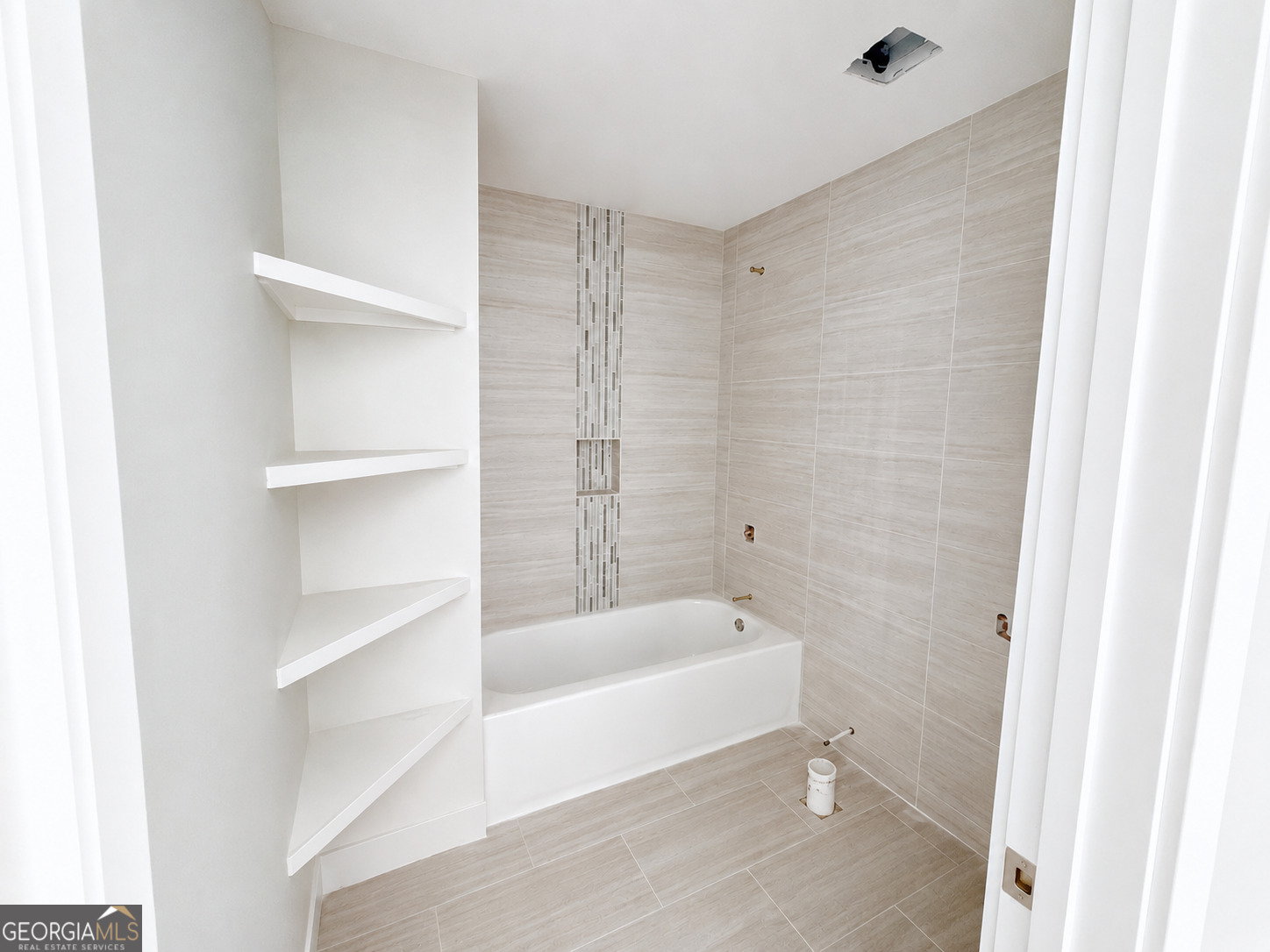 2453 Ivydale Drive Sw Property Photo 12