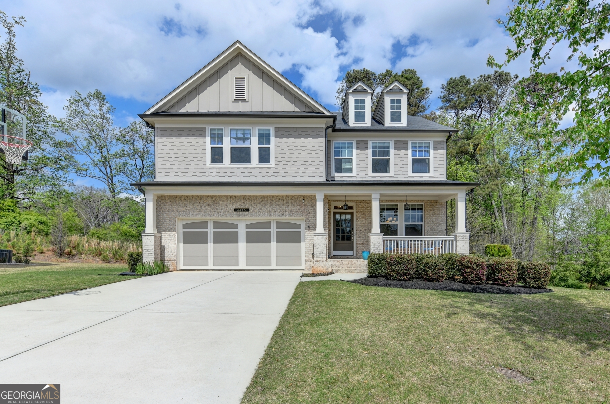 4435 Hager Court Property Photo 1