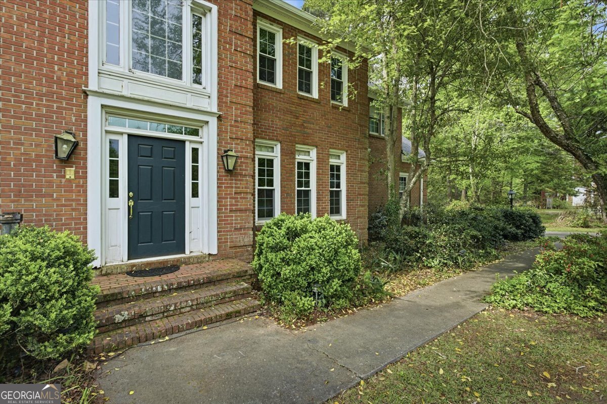 118 Ashford Park Property Photo 2