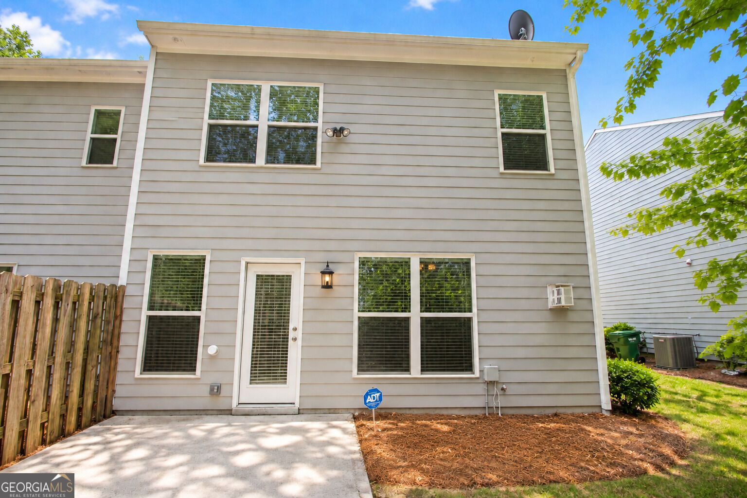 2431 Norwood Park Crossing Property Photo 5