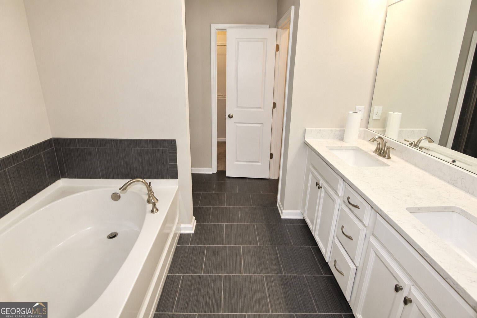 2431 Norwood Park Crossing Property Photo 29