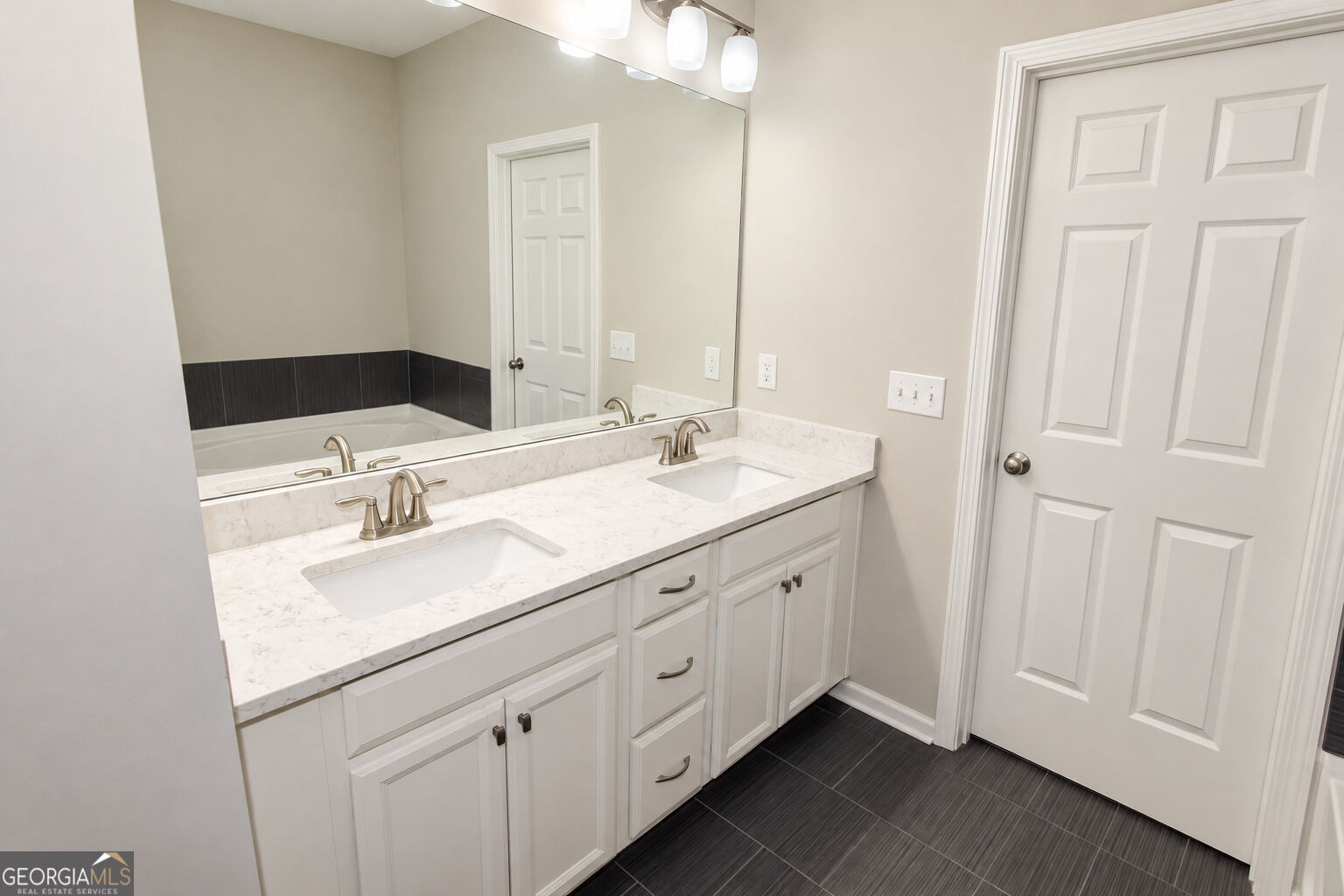 2431 Norwood Park Crossing Property Photo 32