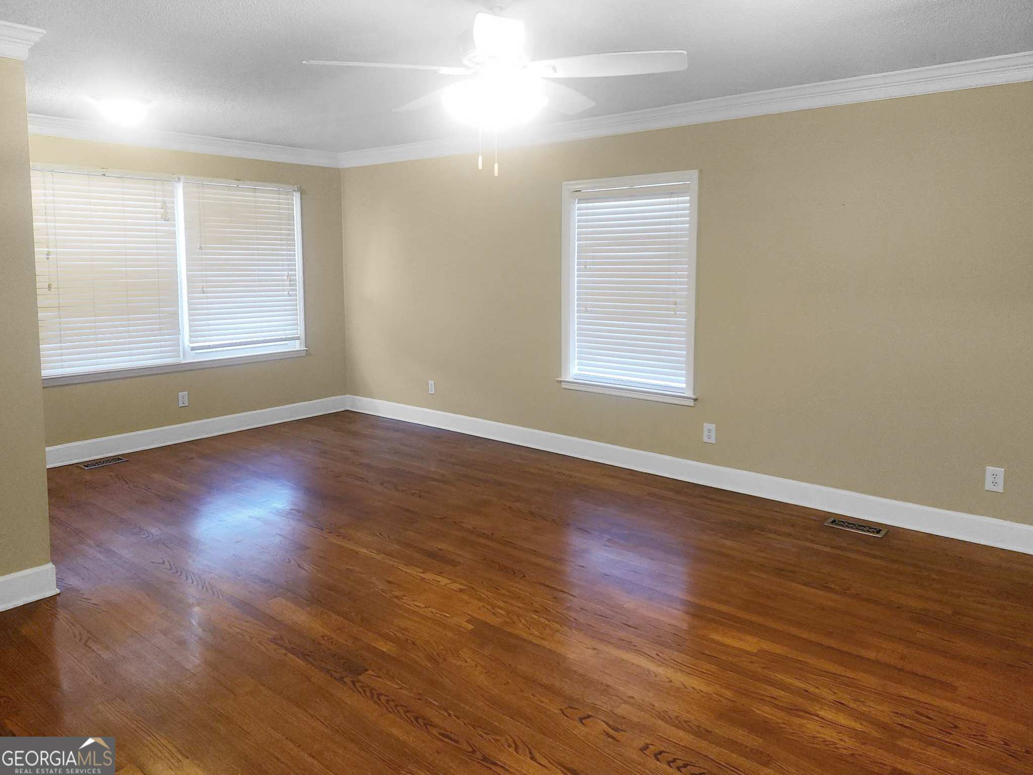 542 Lee Street Property Photo 13