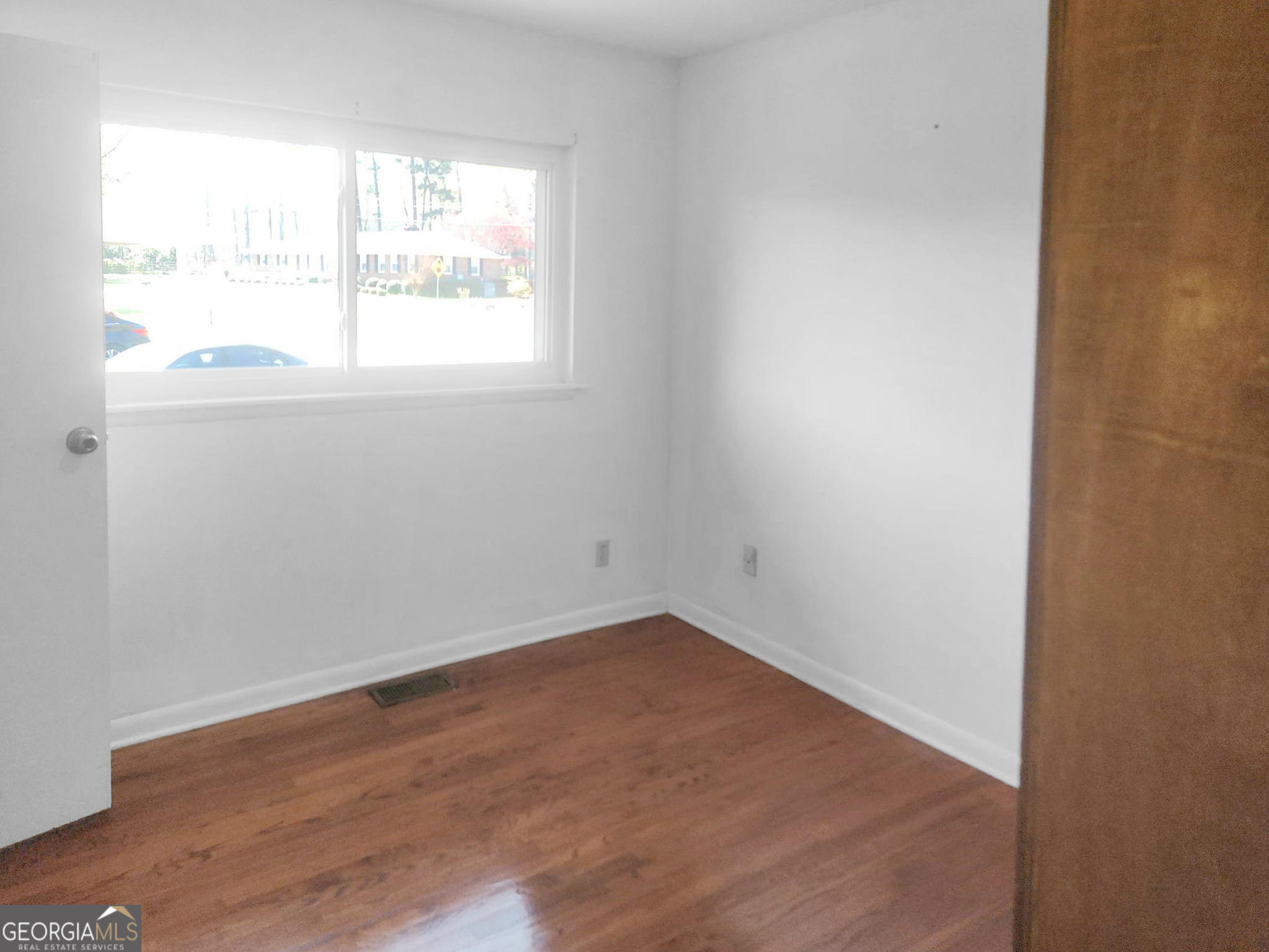 542 Lee Street Property Photo 16