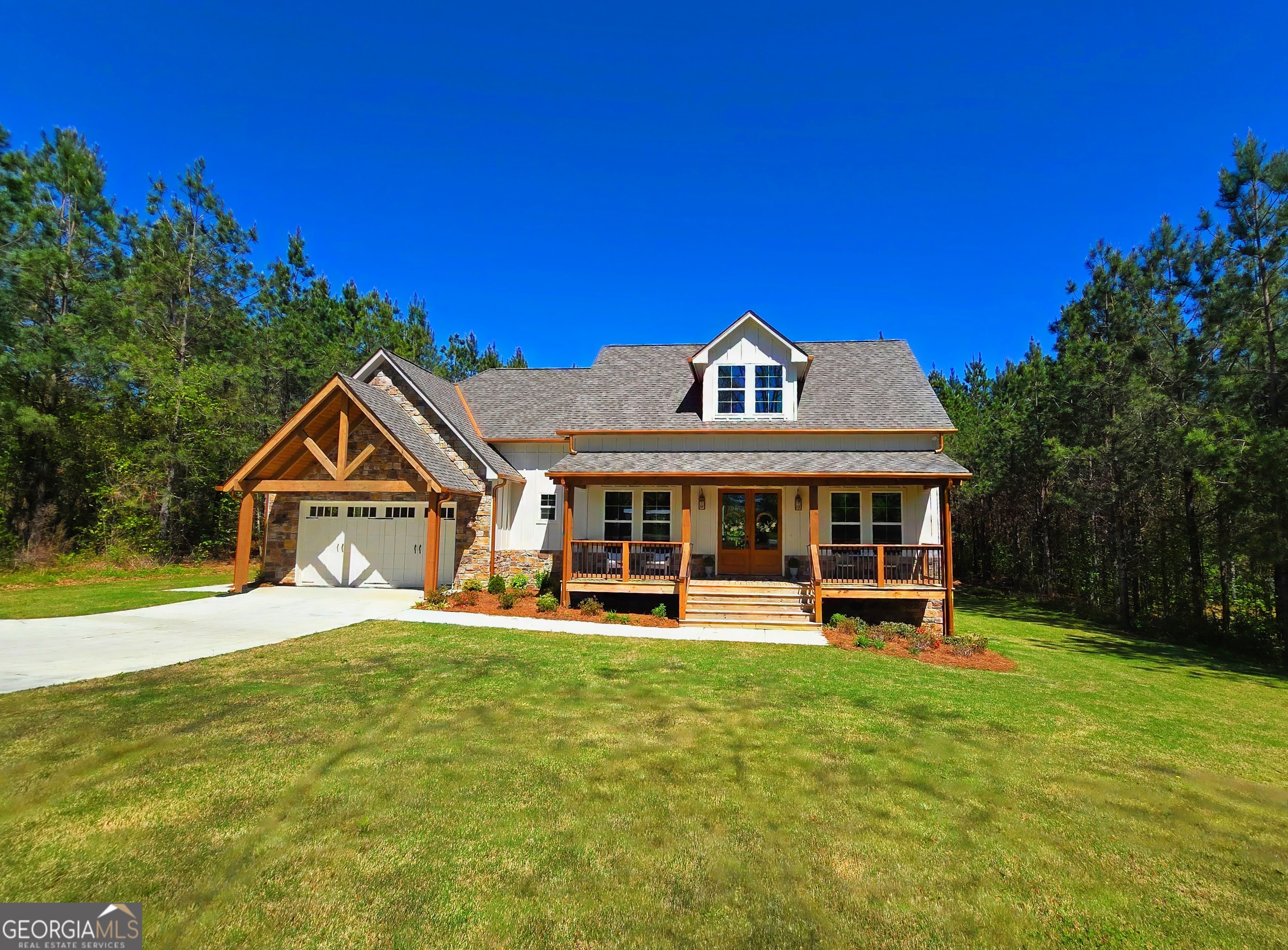 136 Rainey Road Property Photo 2