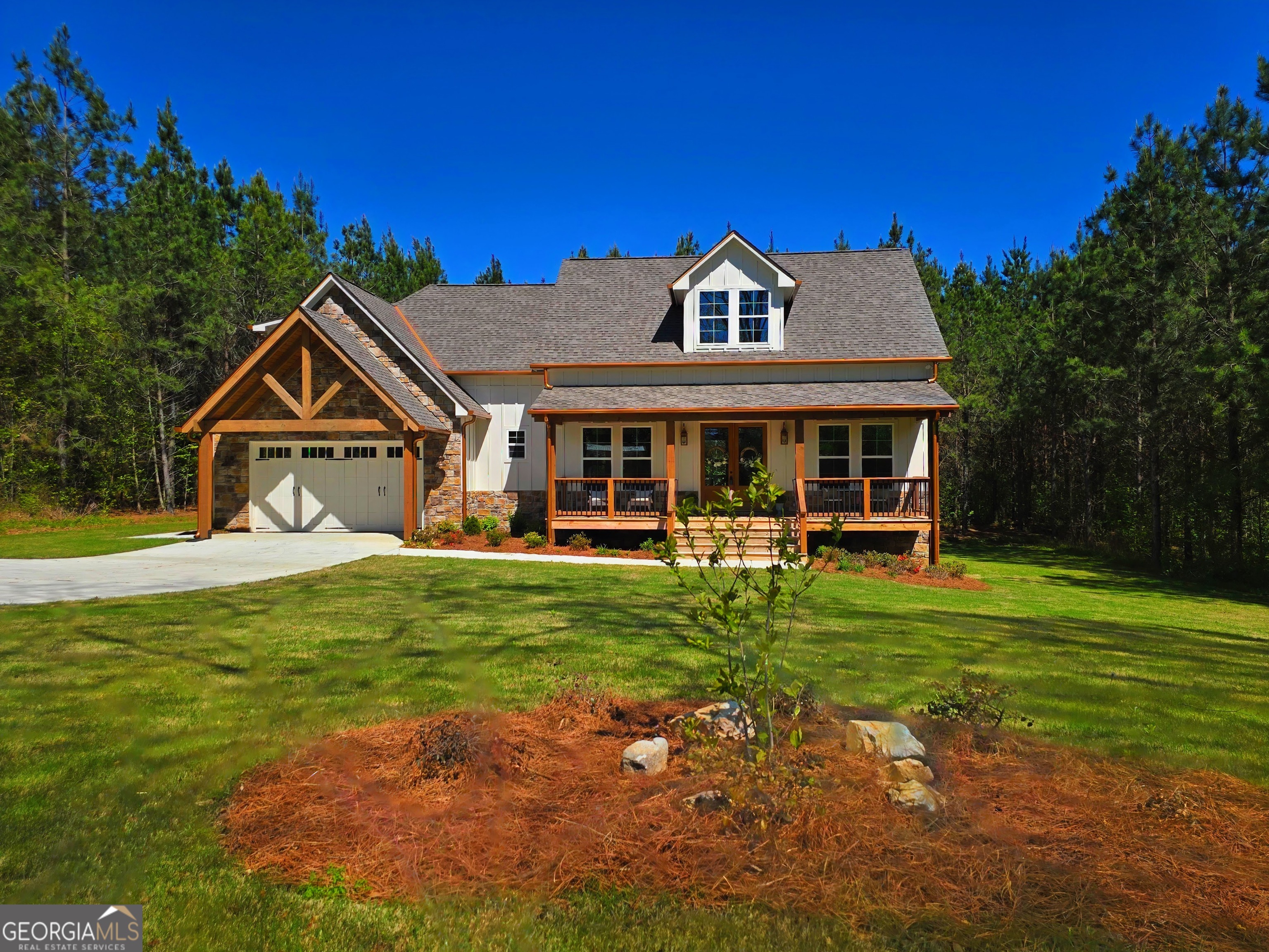 136 Rainey Road Property Photo 4