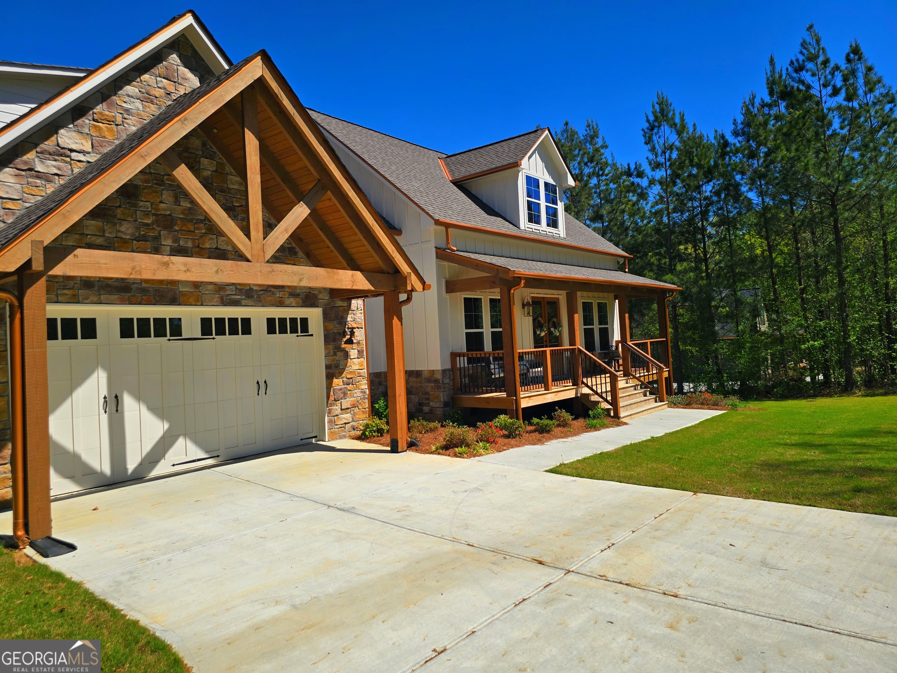 136 Rainey Road Property Photo 8