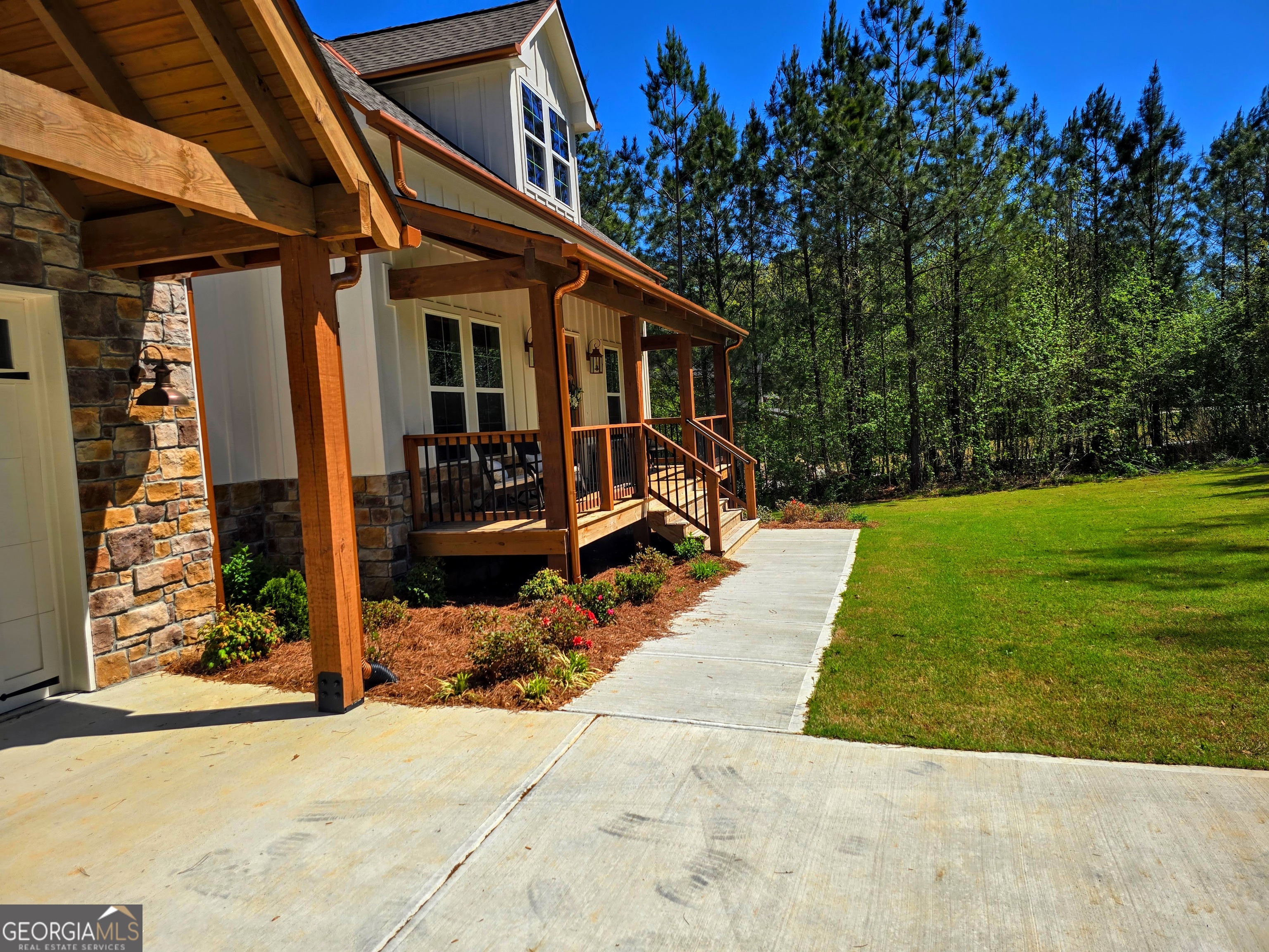 136 Rainey Road Property Photo 9