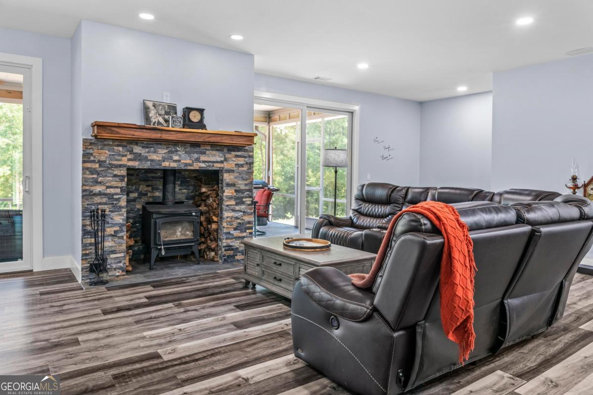862 Monticello Road Property Photo 8