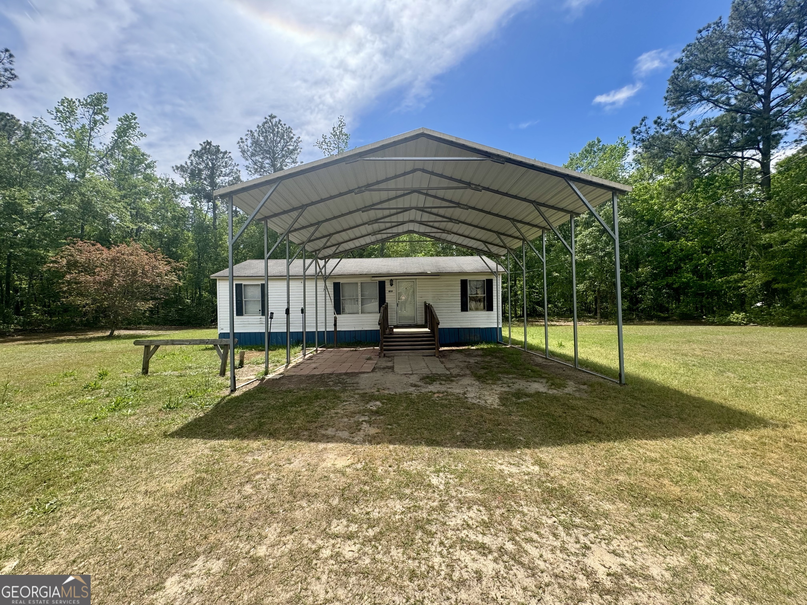 877 W Rushing Road Property Photo 2