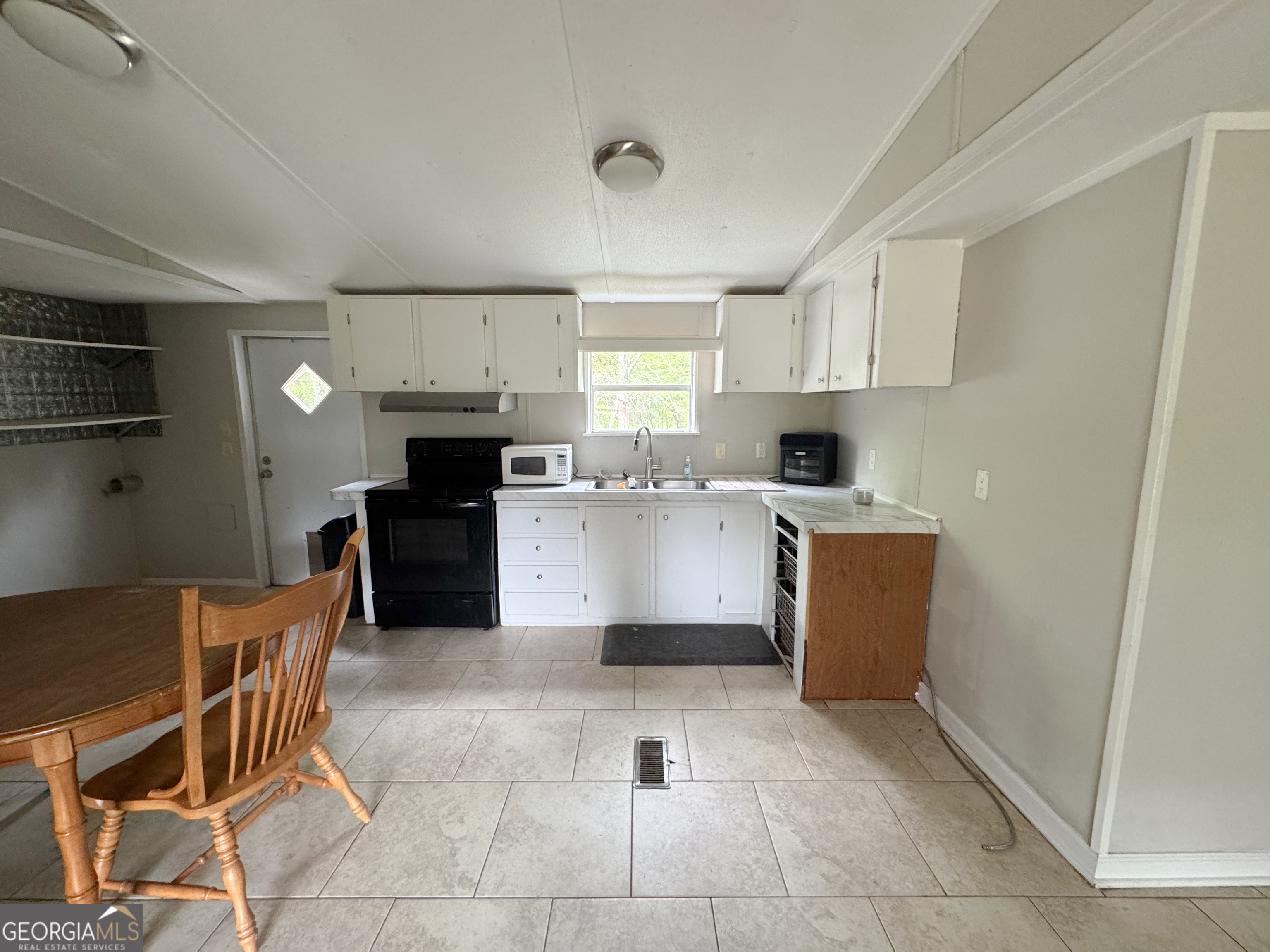 877 W Rushing Road Property Photo 11