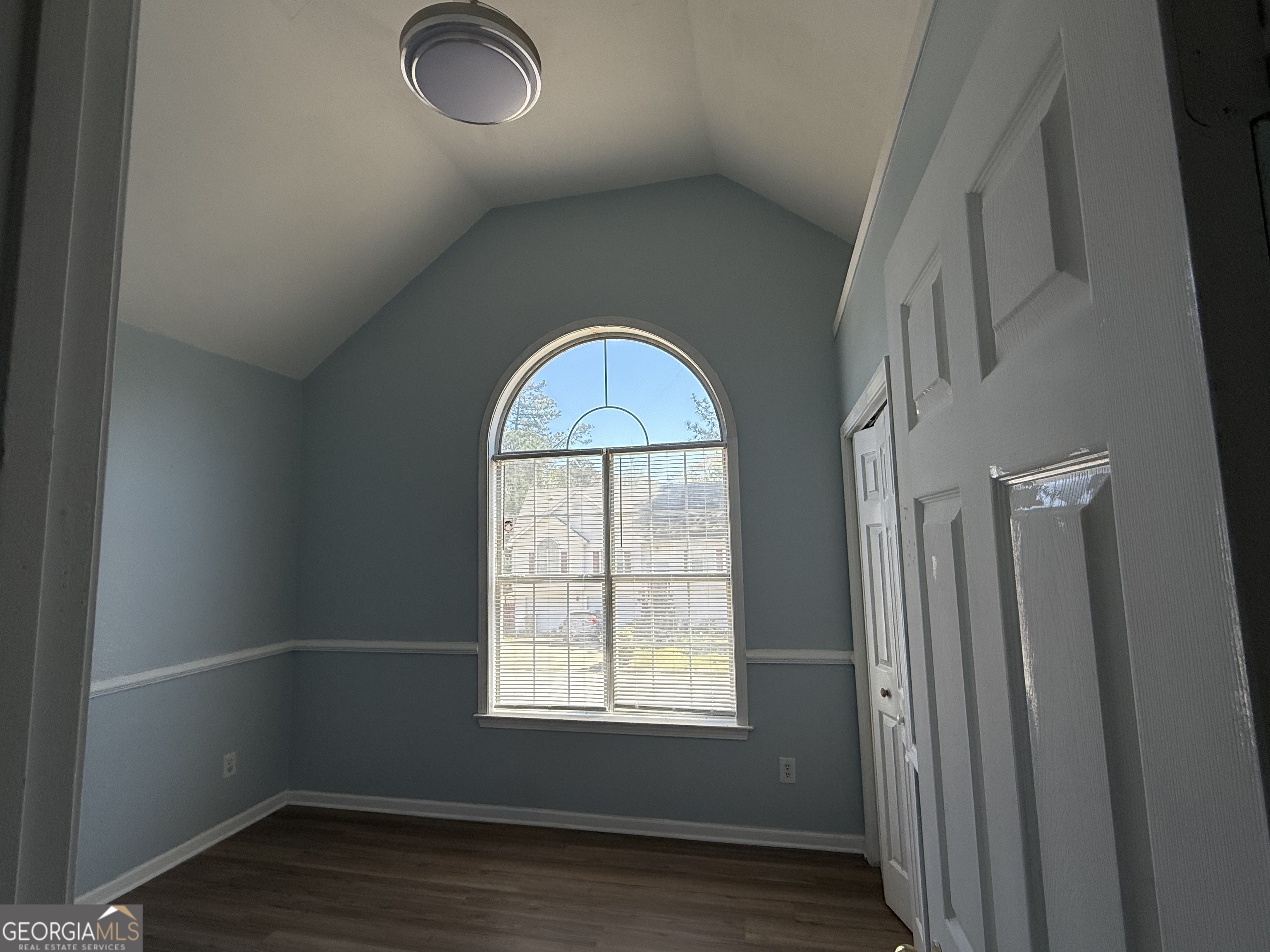 5683 Isleworth Way Property Photo 3