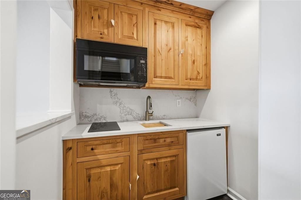 710 Leeds Garden Terrace Property Photo 66