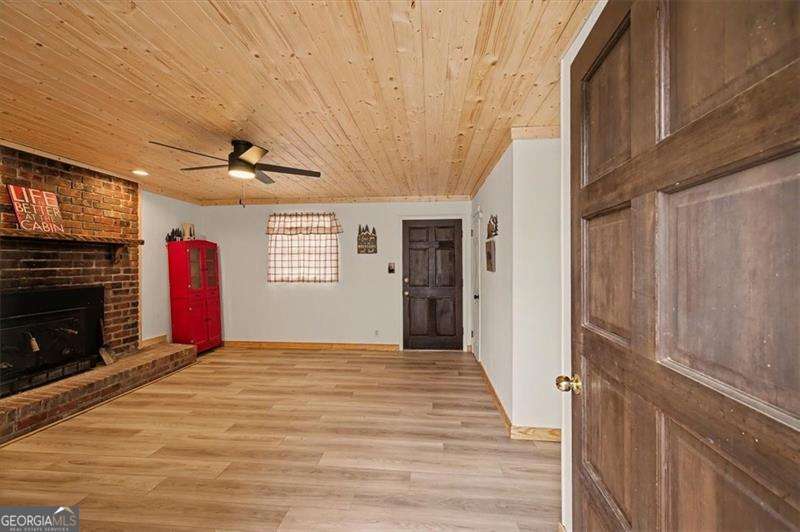 68 Hawk Lane Property Photo 7