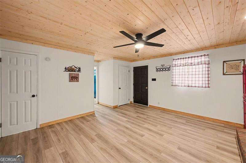 68 Hawk Lane Property Photo 8